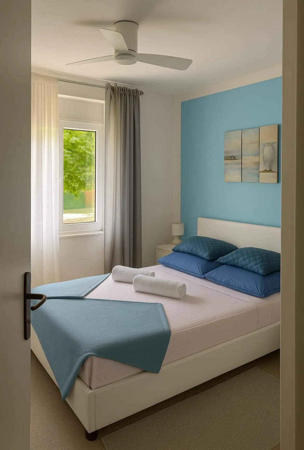 Bedroom, Bed in City apartment Blue Vibes