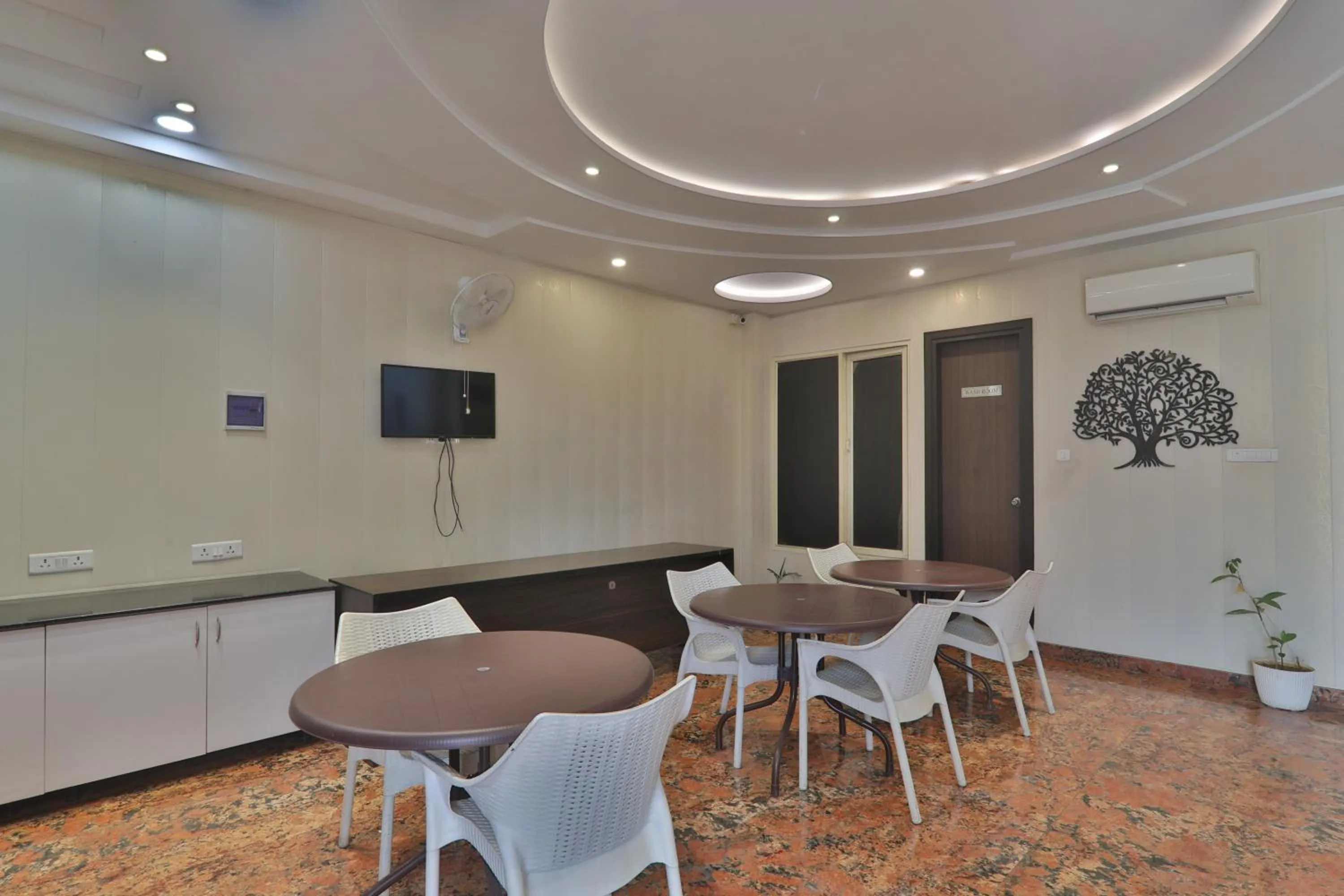 TV and multimedia in Hotel Aarya