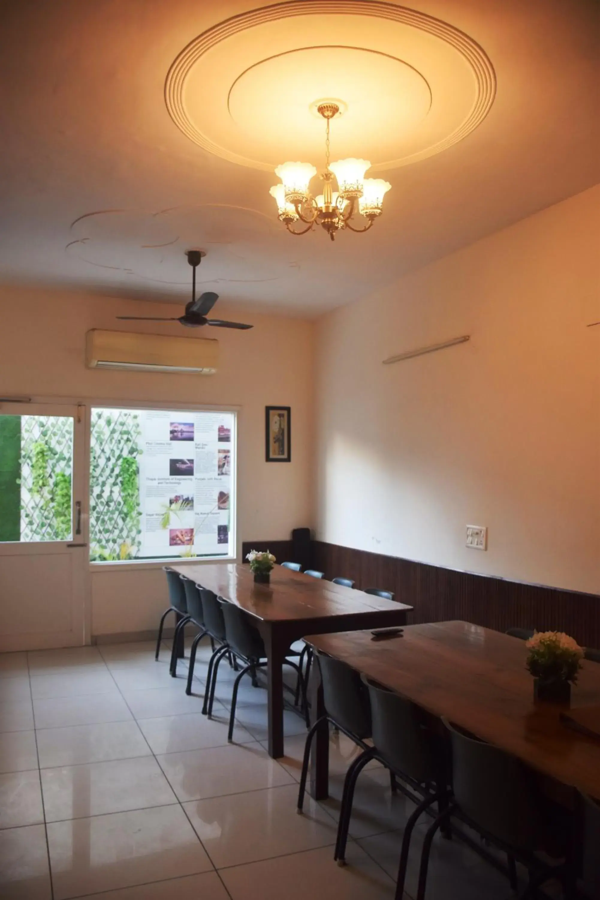 Restaurant/places to eat in PATIALA INN Restaurant/places to eat in PATIALA INN