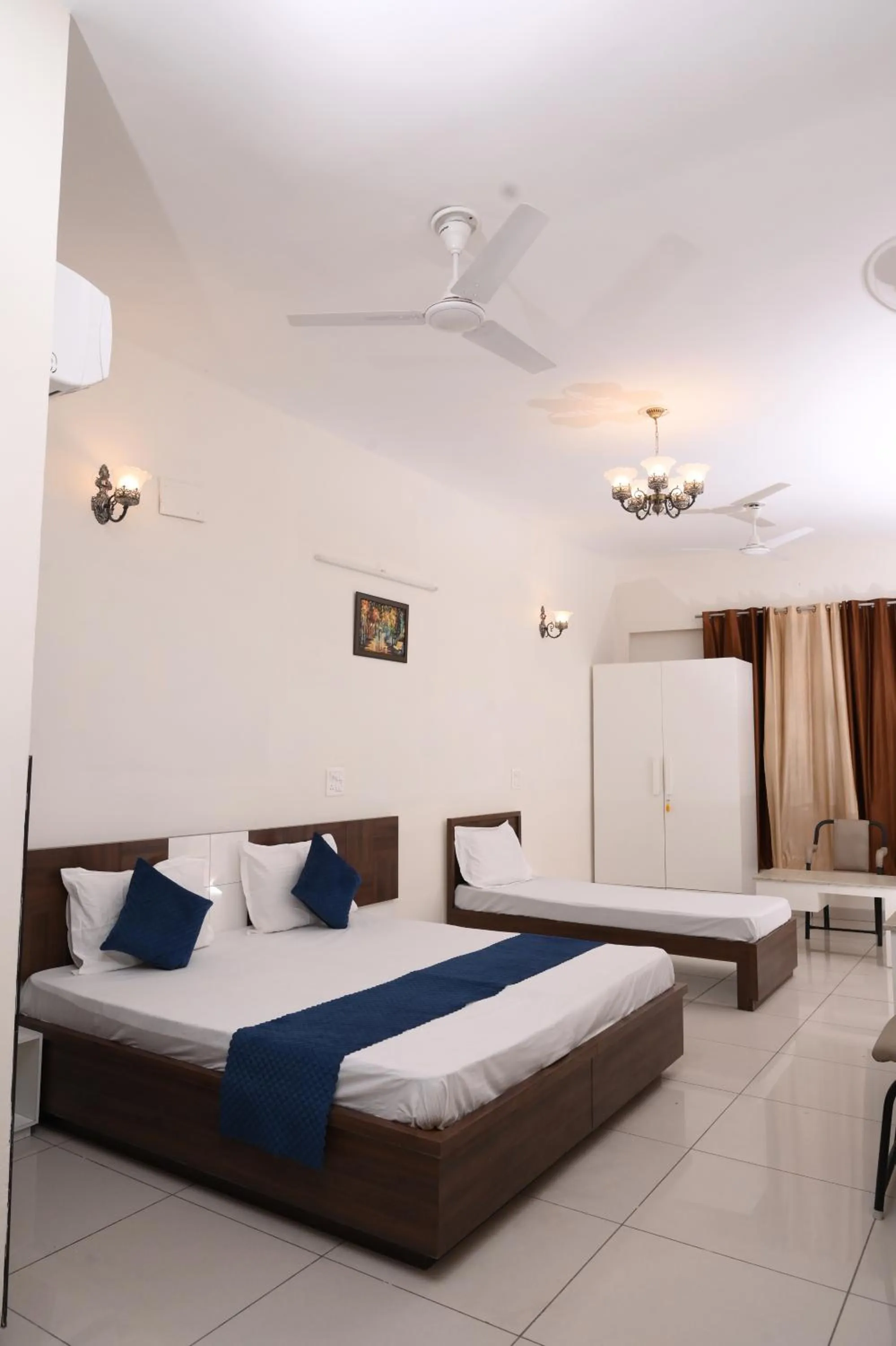 View (from property/room), Bed in PATIALA INN