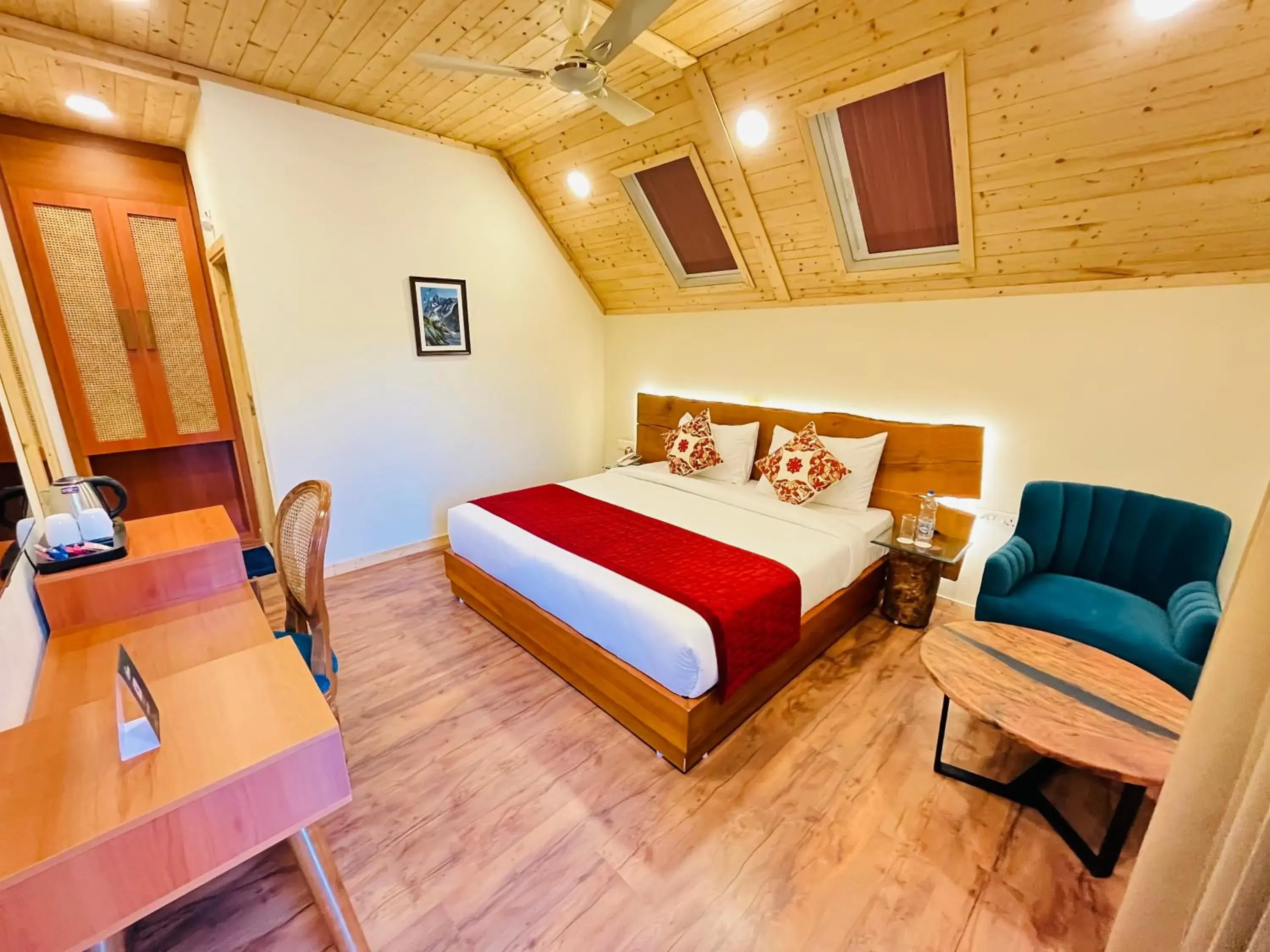 Deluxe Double Room in Samsara Luxury Cottages & Spa, Chail Hills Deluxe Double Room in Samsara Luxury Cottages & Spa, Chail Hills
