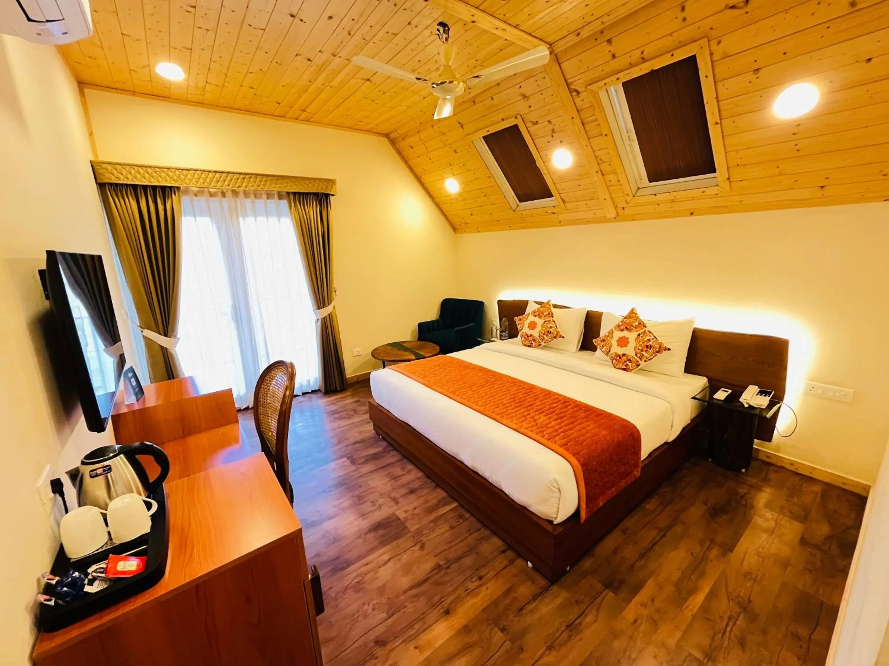 Photo of the whole room, Bed in Samsara Luxury Cottages & Spa, Chail Hills Photo of the whole room, Bed in Samsara Luxury Cottages & Spa, Chail Hills