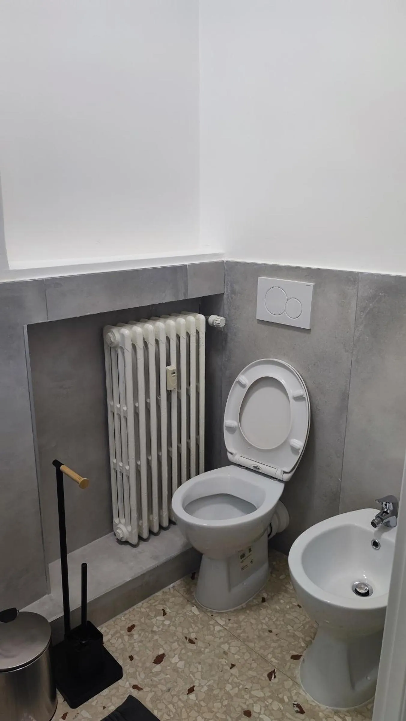 Toilet in VATICAN GREEN GARDEN