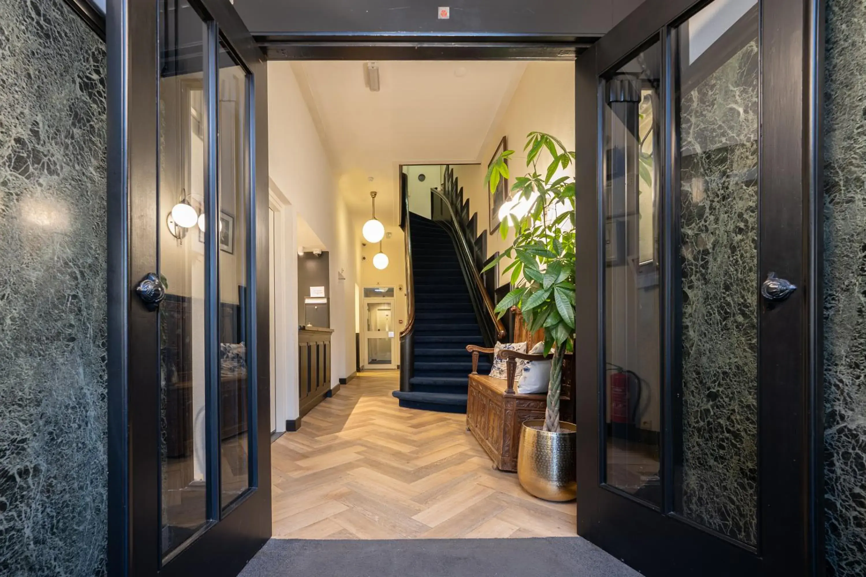 Facade/entrance in Hotel Atlas Vondelpark Facade/entrance in Hotel Atlas Vondelpark