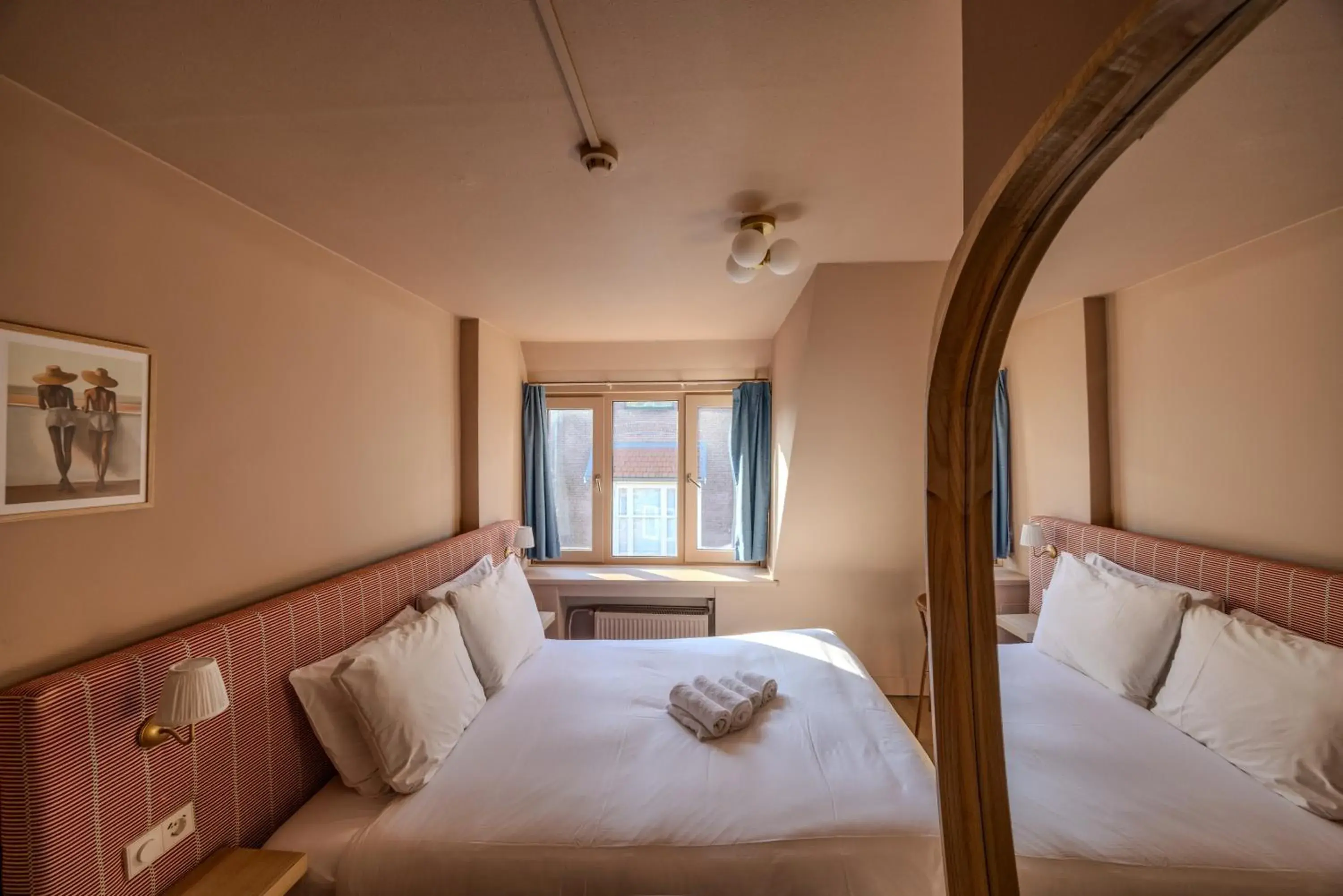 Photo of the whole room, Bed in Hotel Atlas Vondelpark Photo of the whole room, Bed in Hotel Atlas Vondelpark