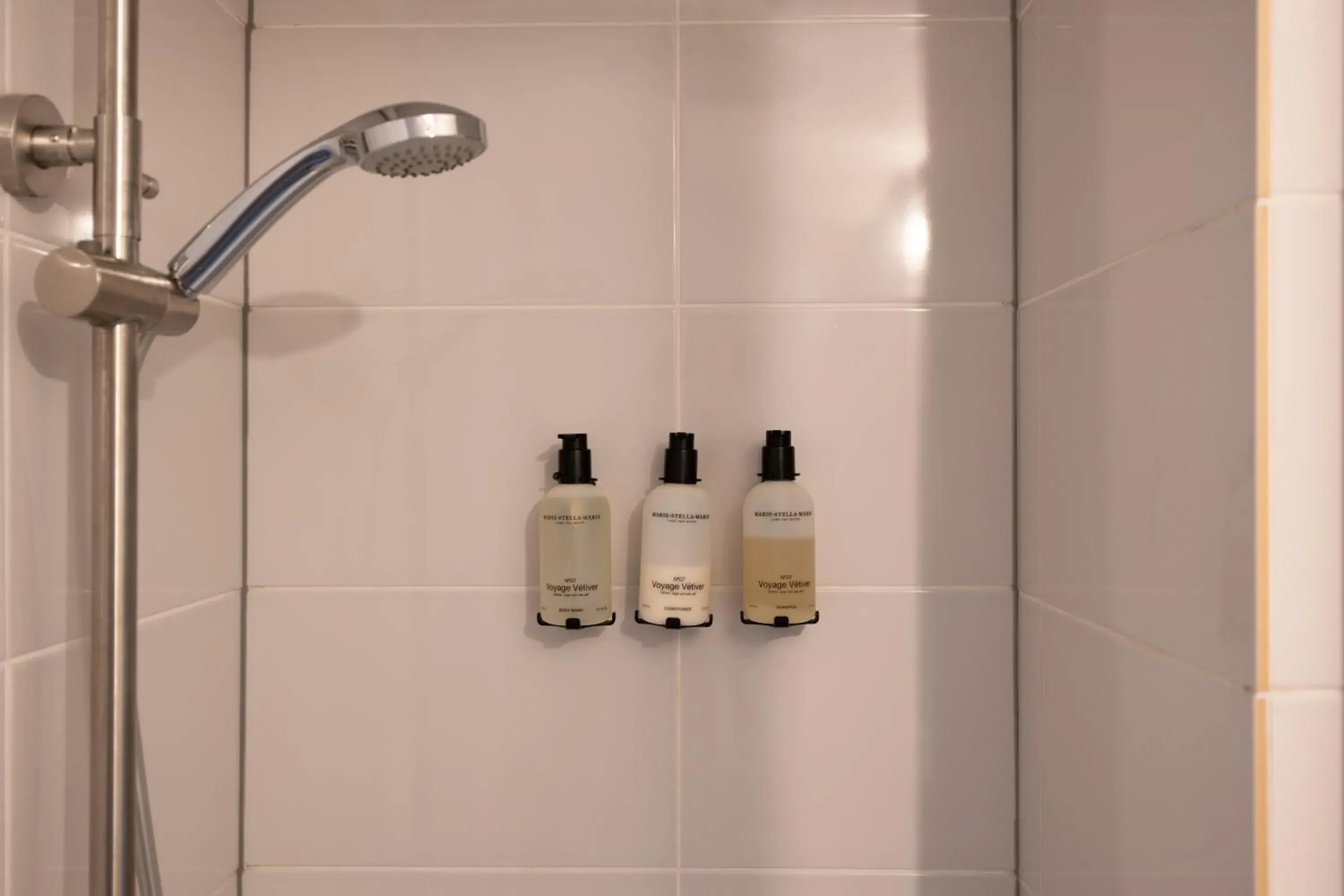 Shower in Hotel Atlas Vondelpark Shower in Hotel Atlas Vondelpark