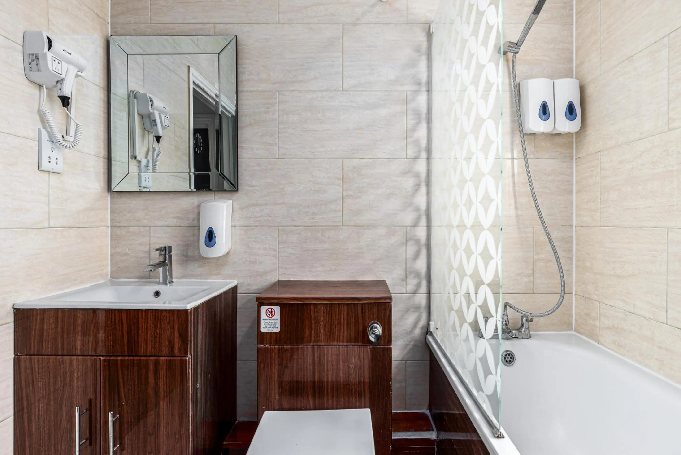 Bathroom in City Gate Guest House