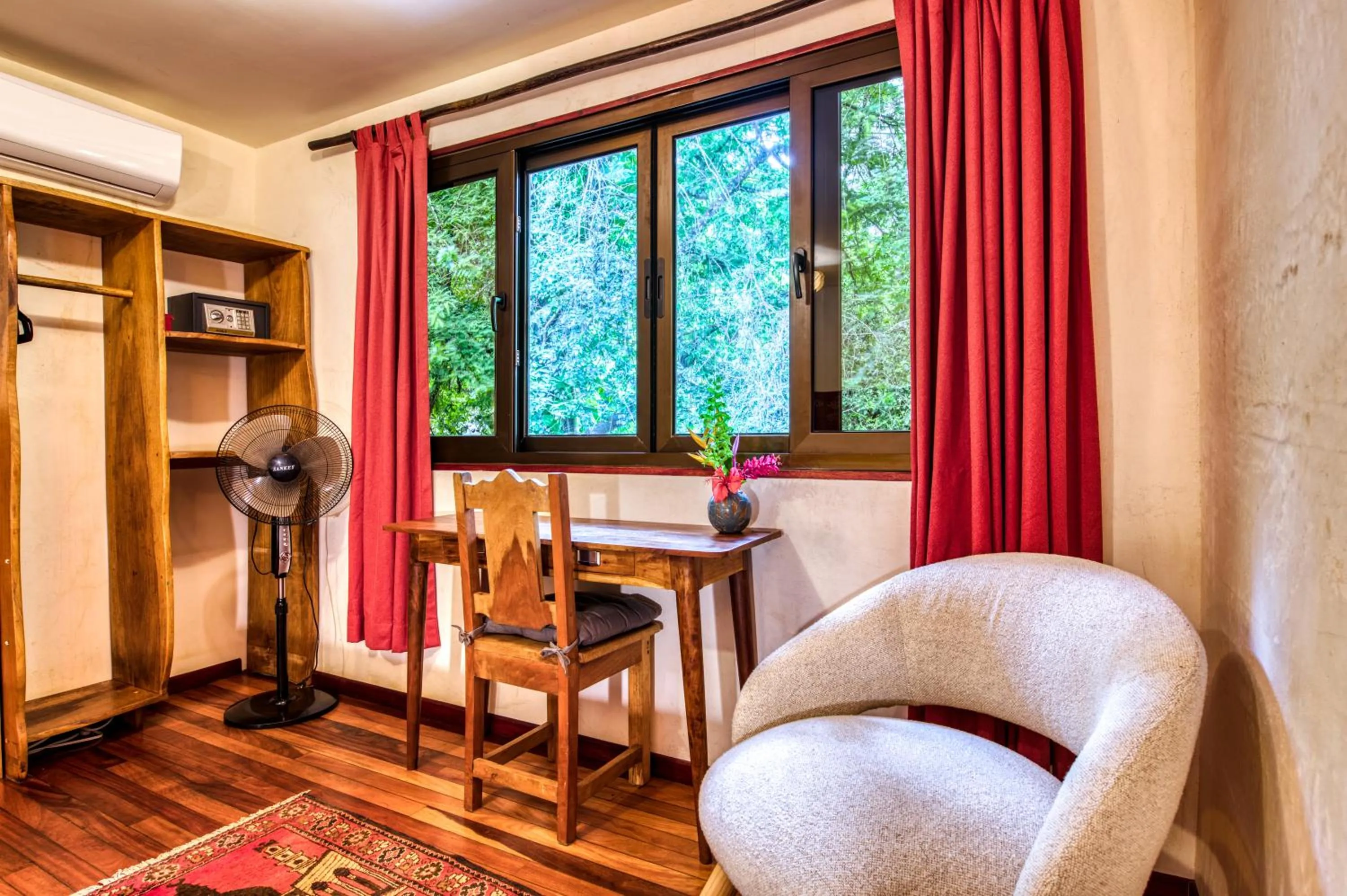 Seating area in Hotel Amor de Mar