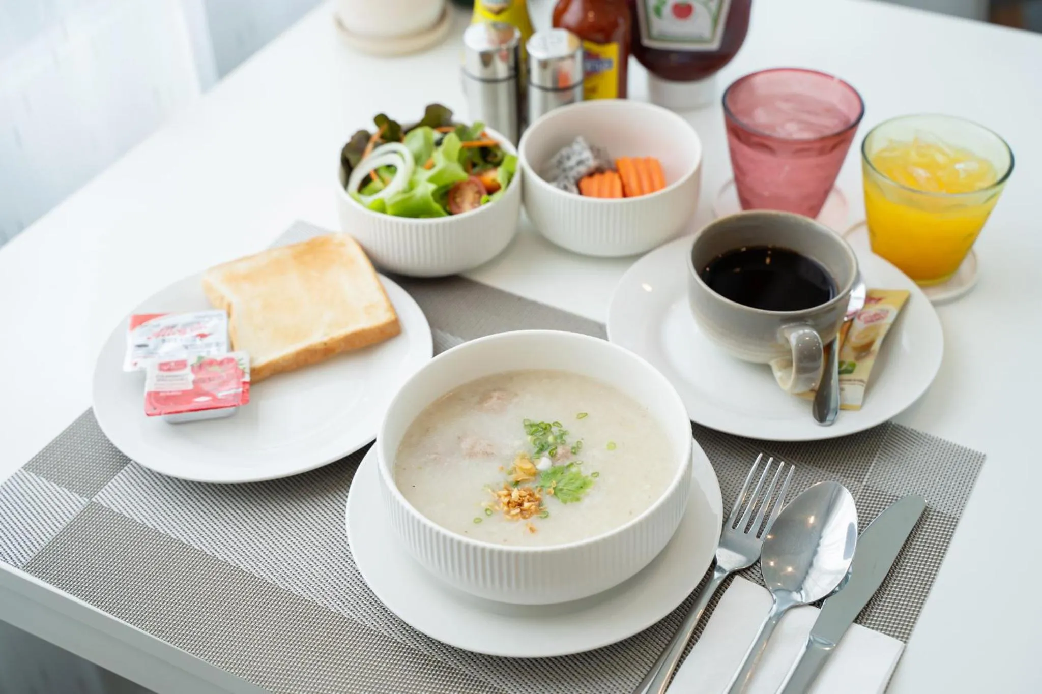 Restaurant/places to eat in Wellington Hotel Prachuapkhirikhan