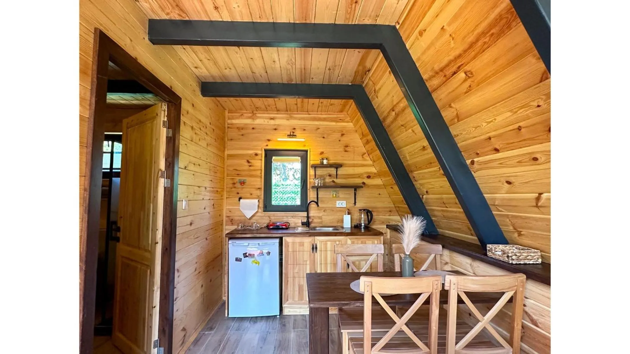 Dining area in Teona Kartepe Bungalov