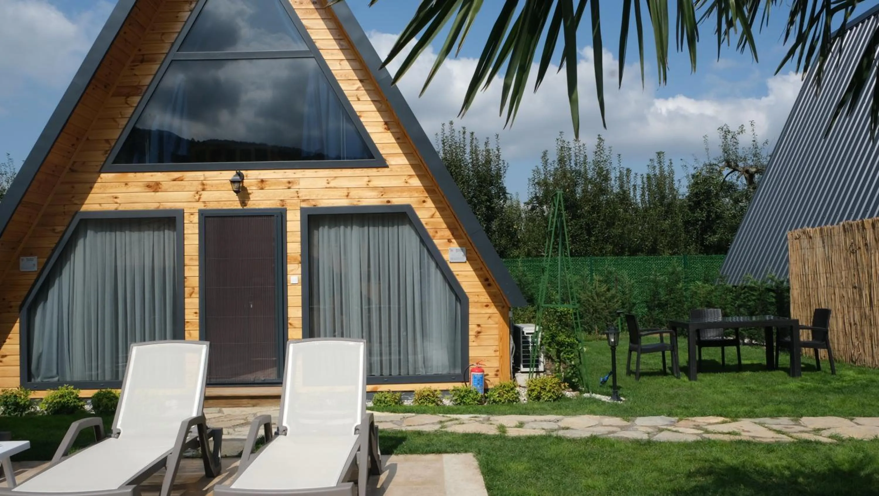 Garden view in Teona Kartepe Bungalov