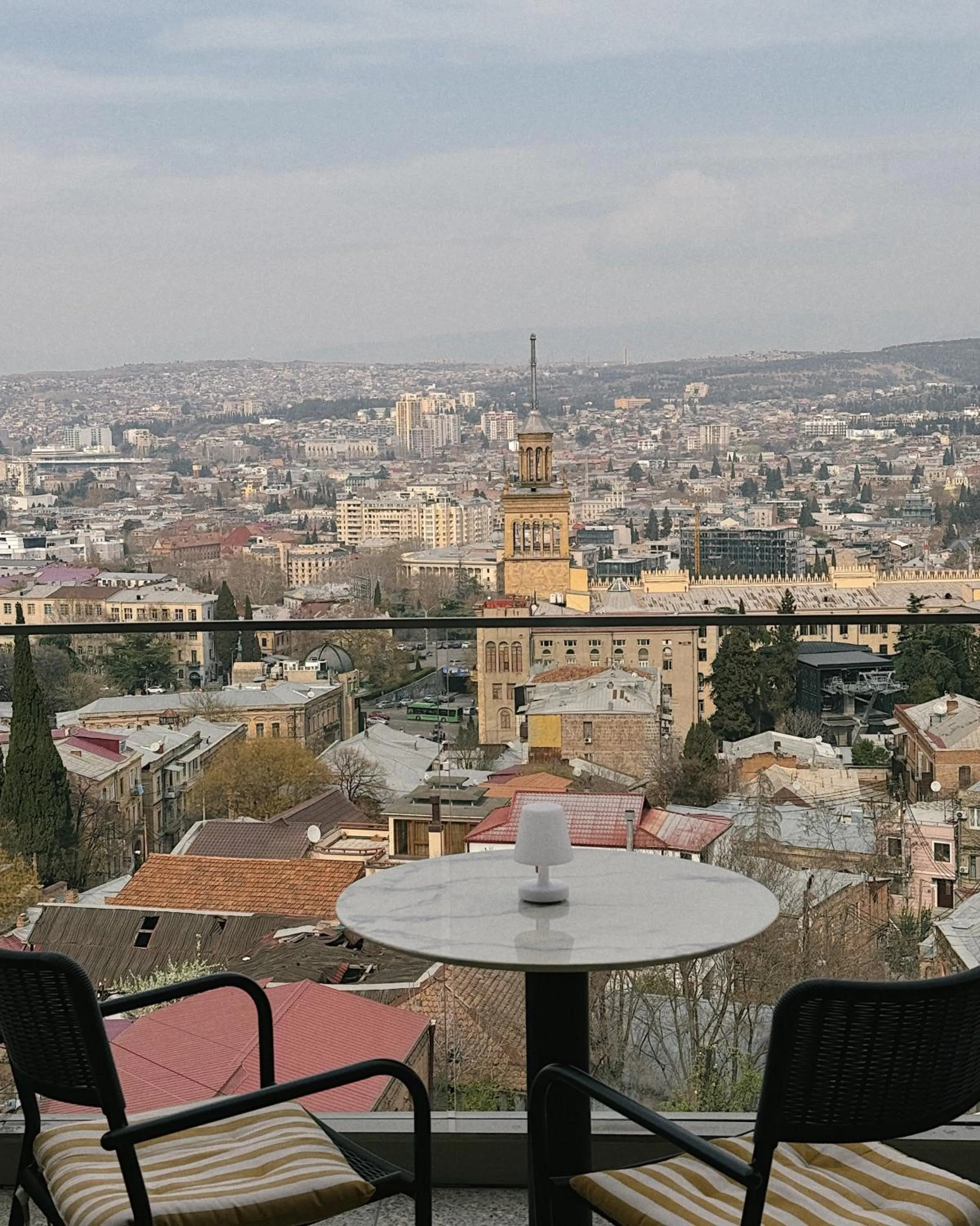 Restaurant/places to eat in Castor & Pollux Hotel