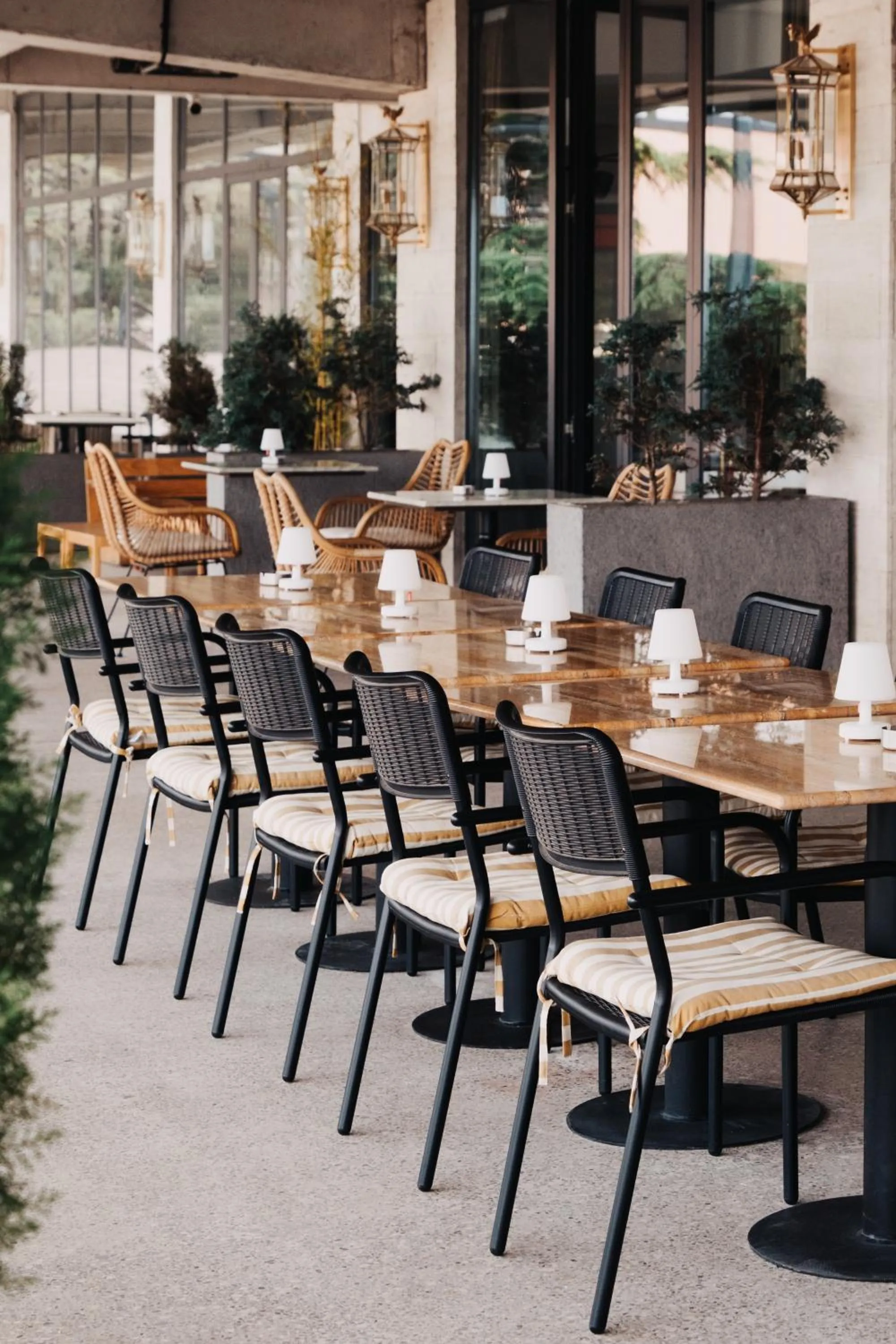 Restaurant/places to eat in Castor & Pollux Hotel