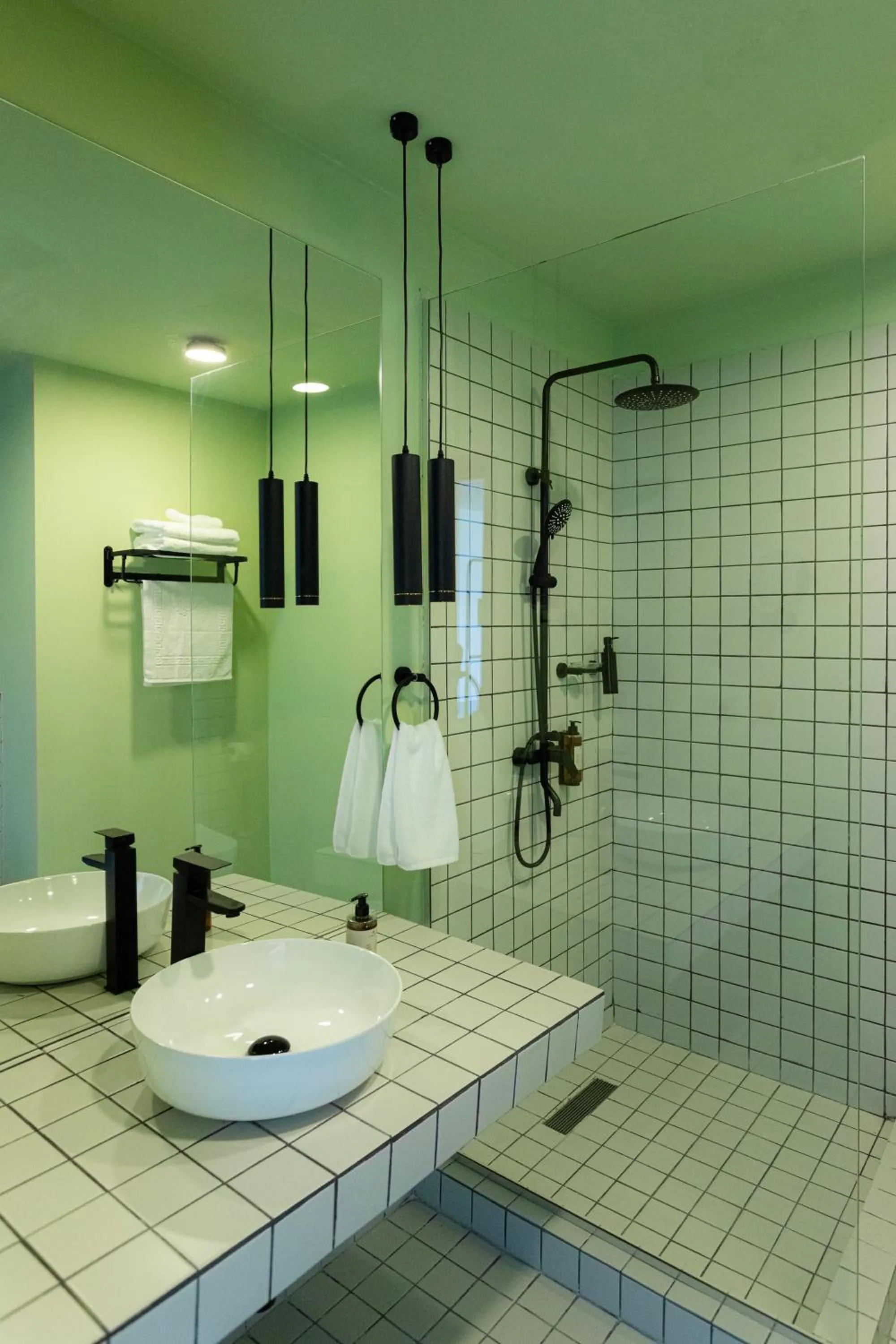 Shower in Castor & Pollux Hotel