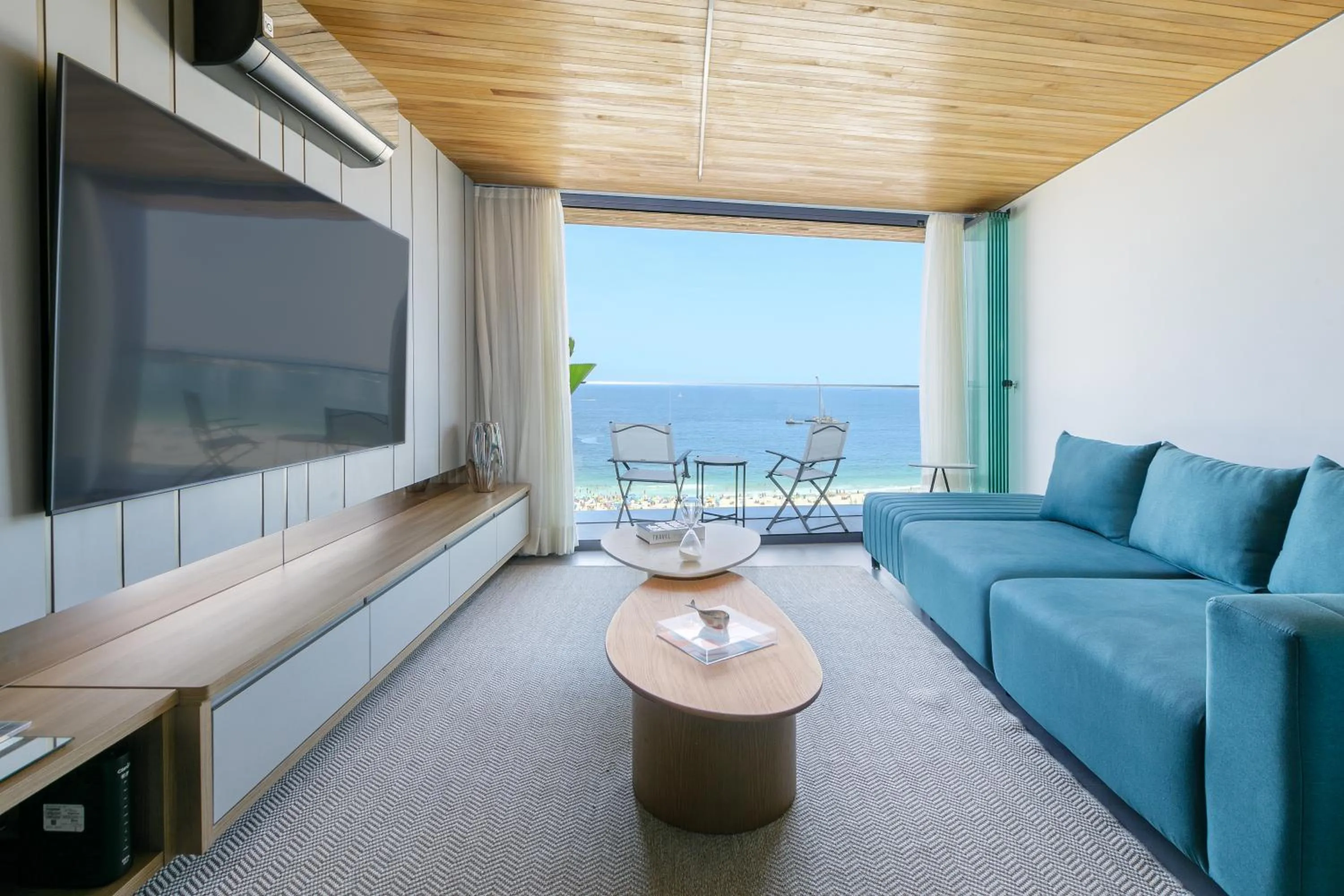 Luxuoso On The Sea