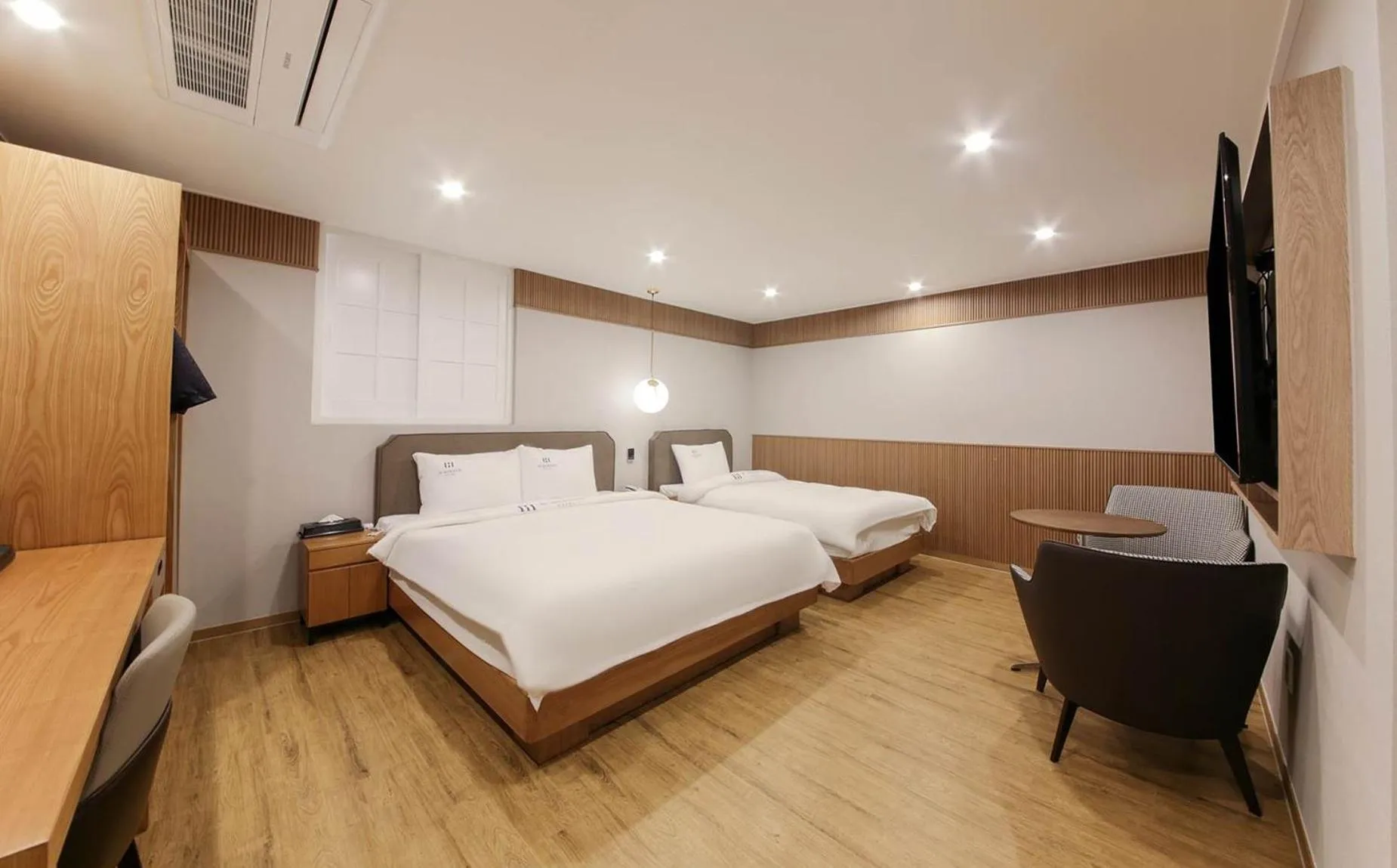 Bed in H Avenue Hotel in Gyeongju