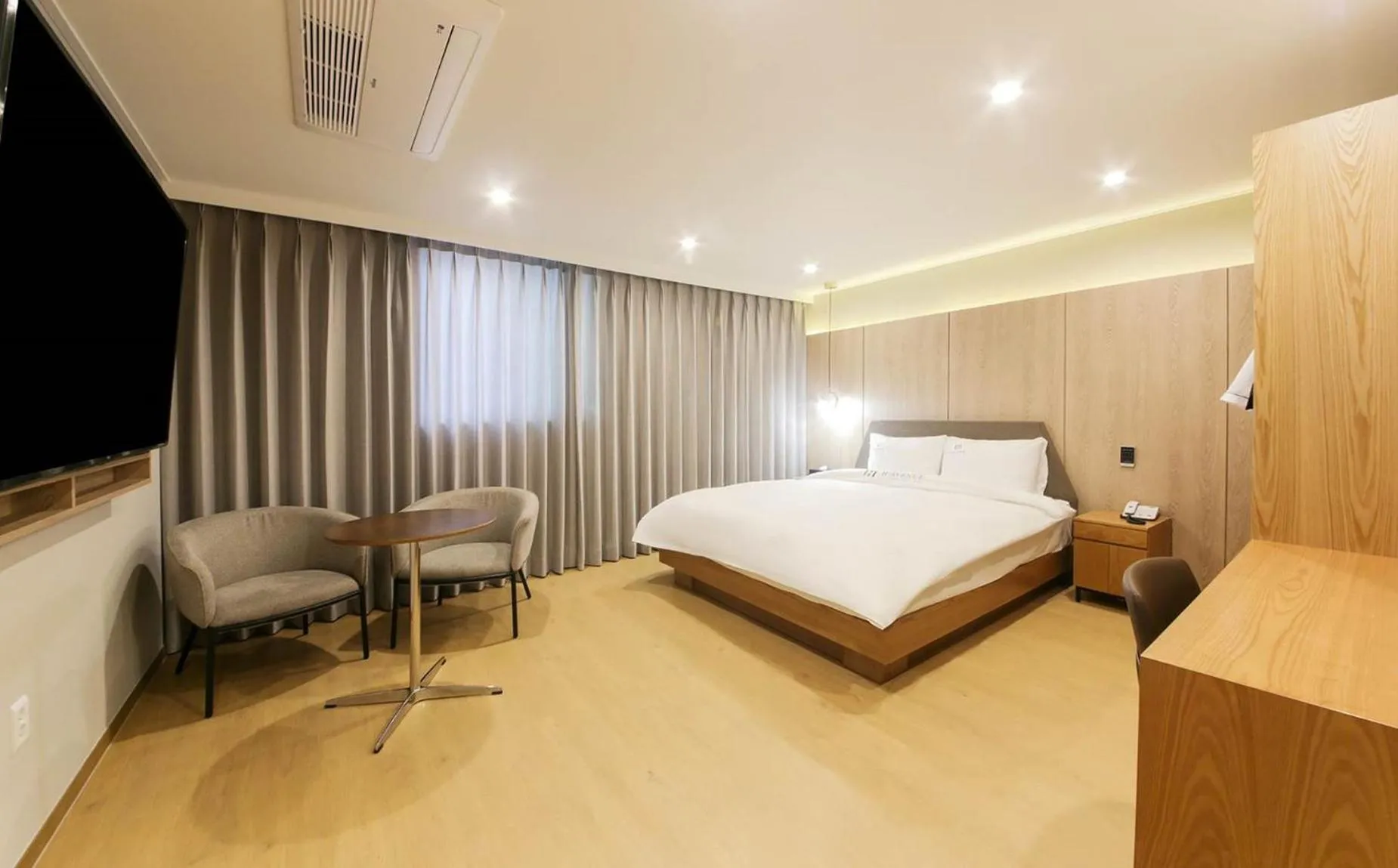 Bed in H Avenue Hotel in Gyeongju