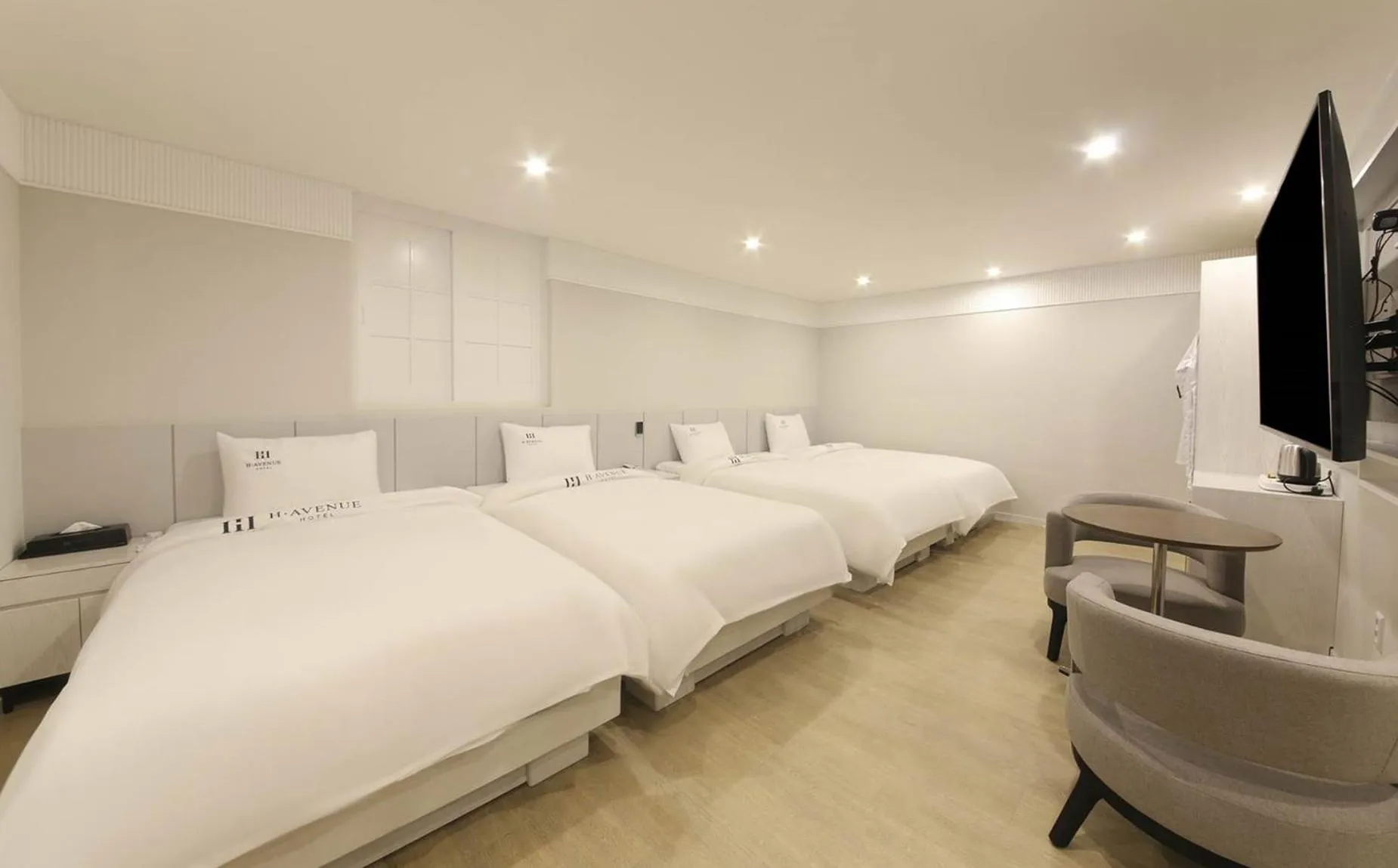 Bed in H Avenue Hotel in Gyeongju
