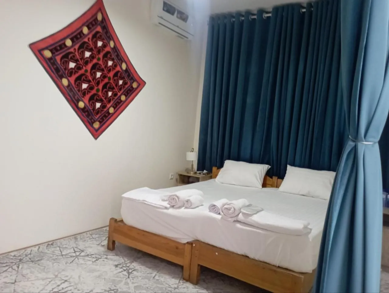 Art Suzani National House Hotel
