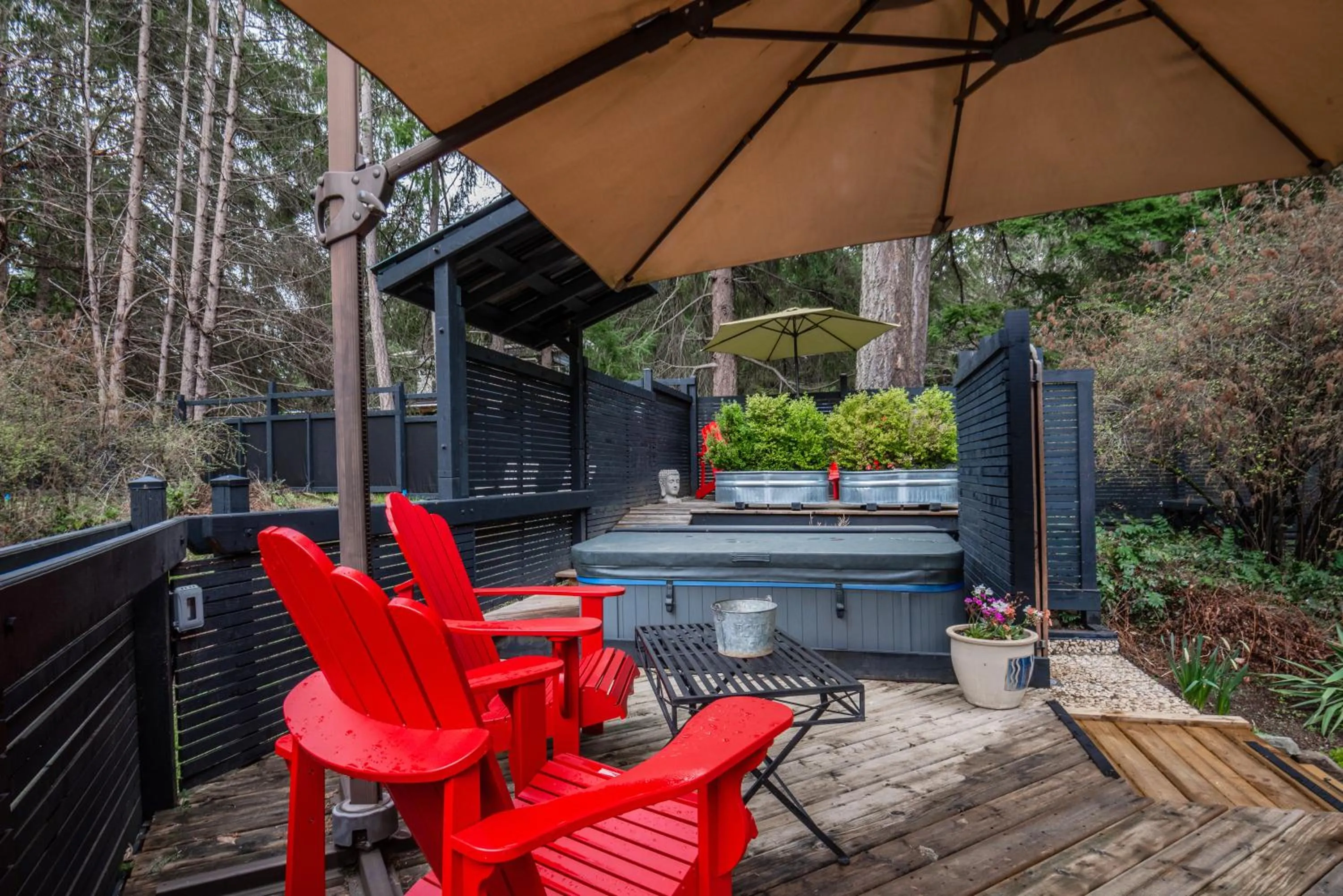 Hot Tub in Salt Spring Carriage House B&B