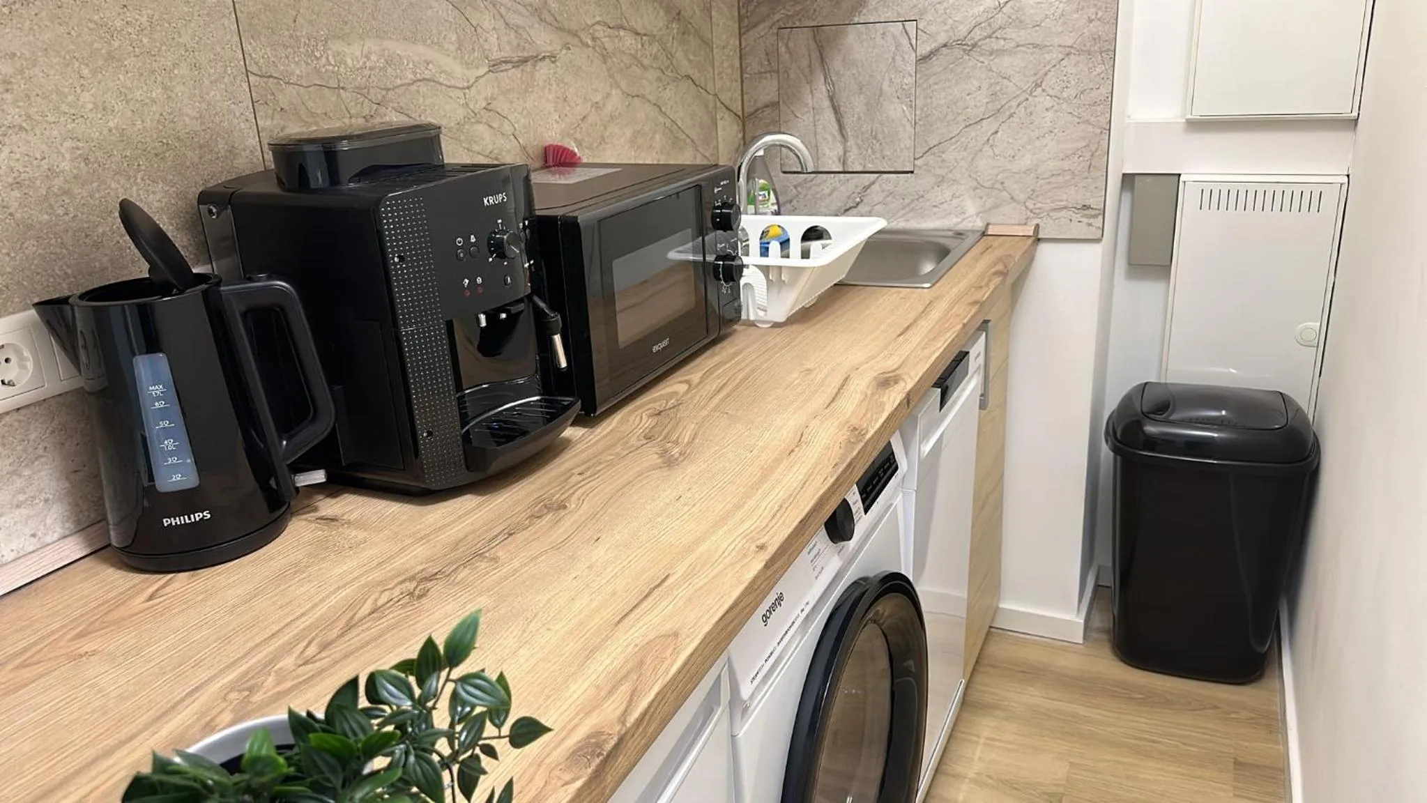 kitchen in Ferienwohnung im Hamburger Straße-4