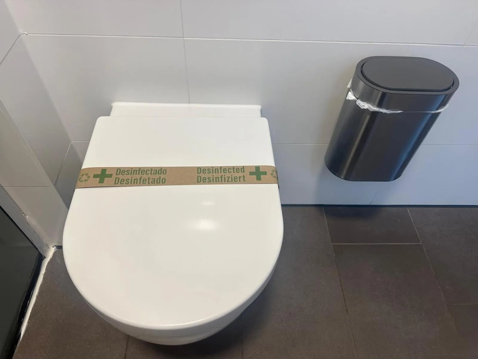 Toilet in Ferienwohnung im Hamburger Straße-4