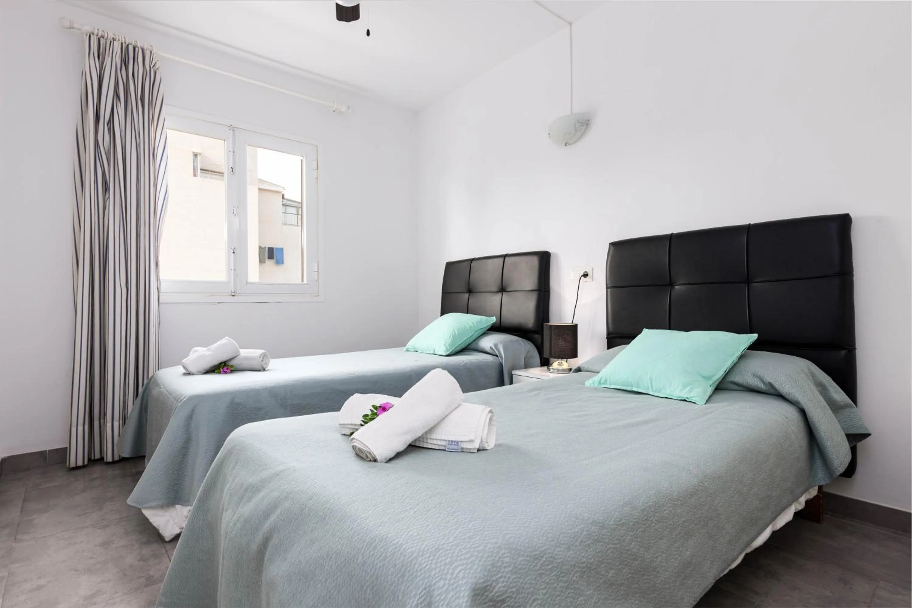 Bedroom, Bed in Acapulco Apartments