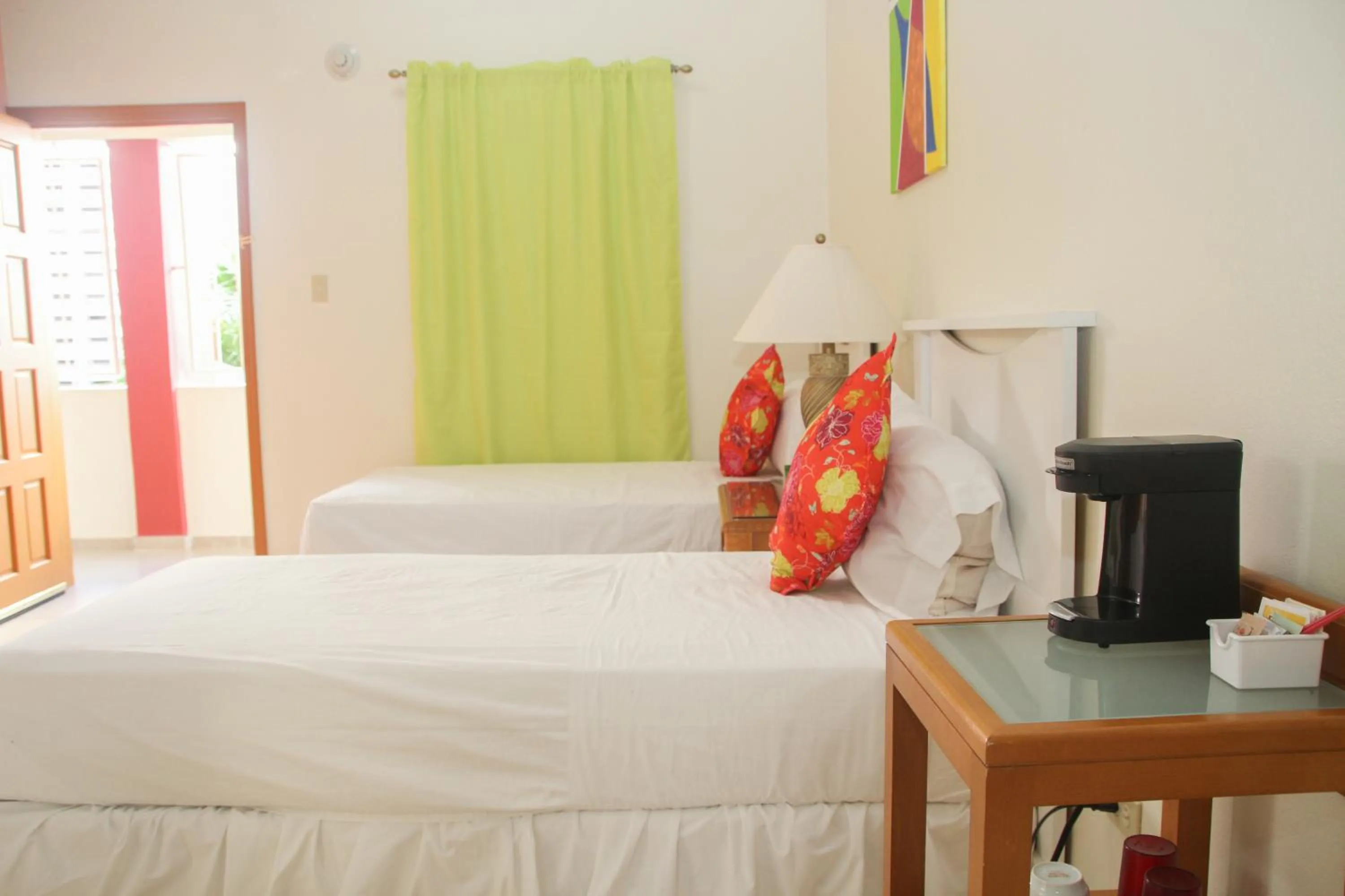 Bedroom, Bed in Alicia's Inn