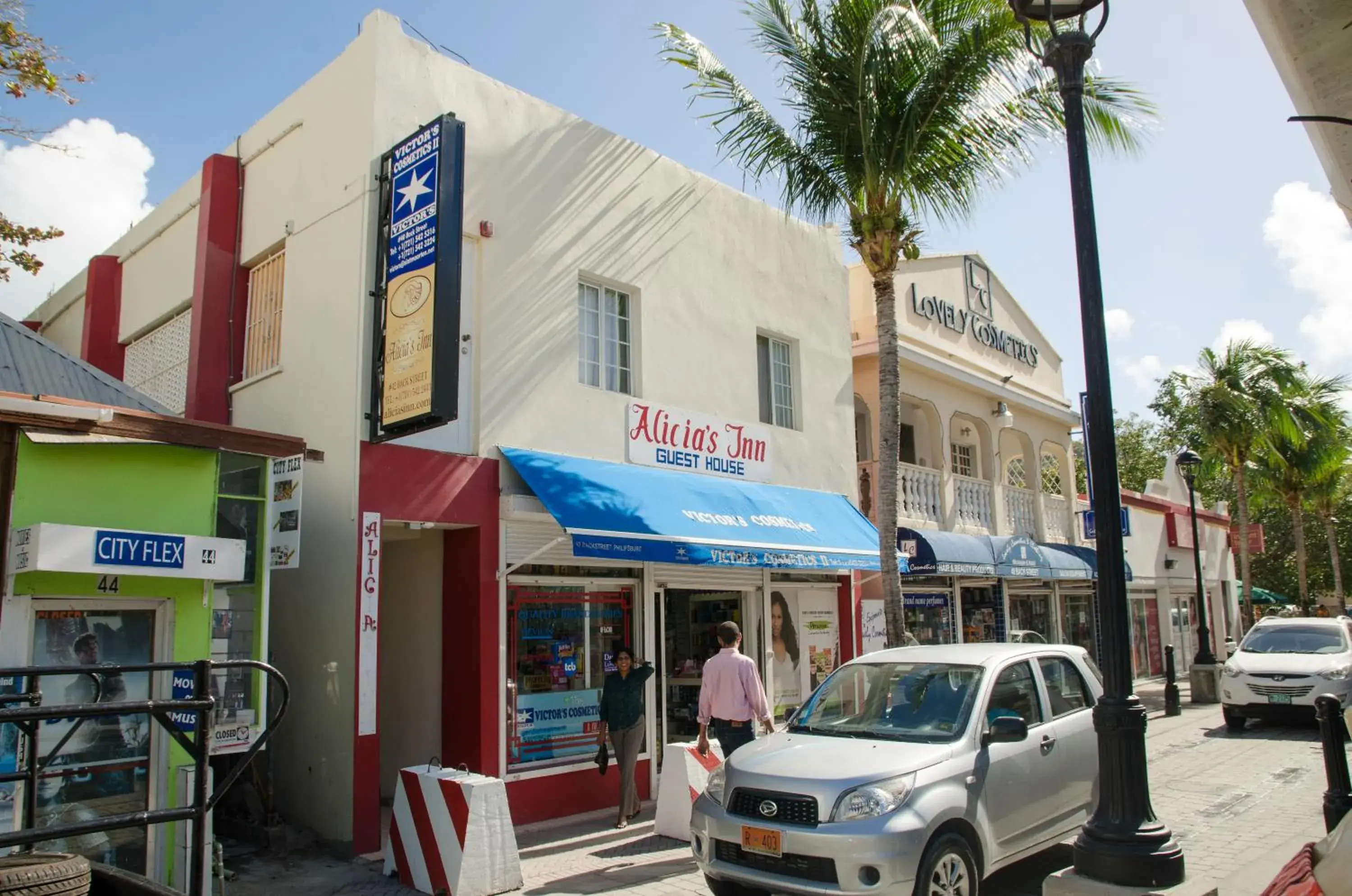 Facade/entrance in Alicia's Inn Facade/entrance in Alicia's Inn