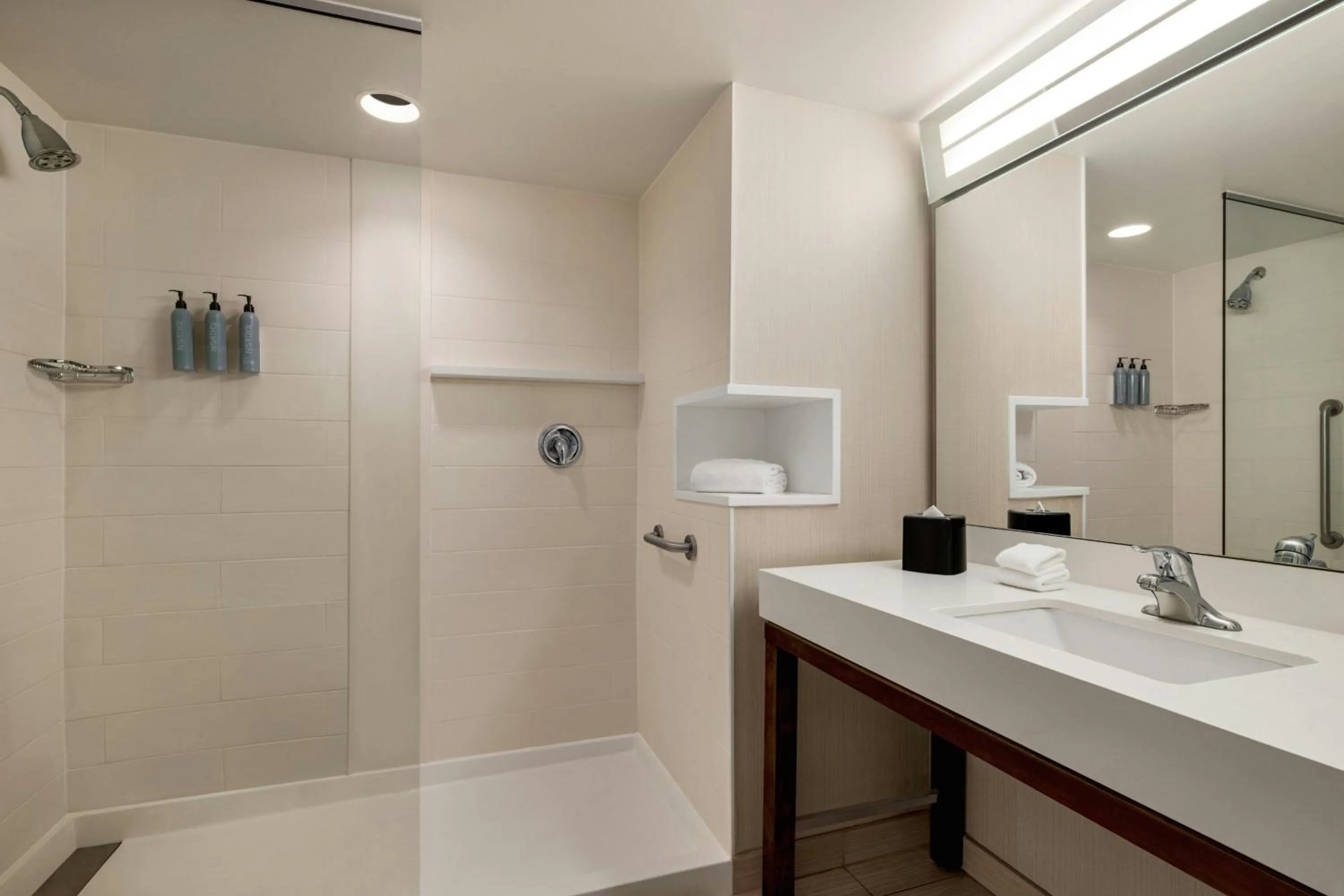 Bathroom in Courtyard by Marriott Wilkes-Barre Arena