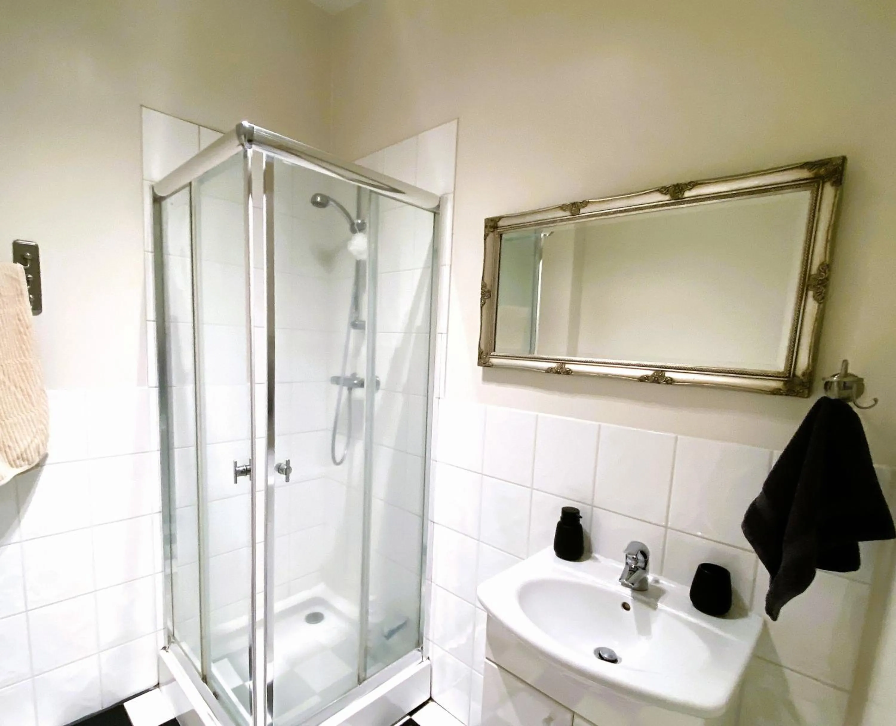 Shower in Day Dream Mjostraeti 10a