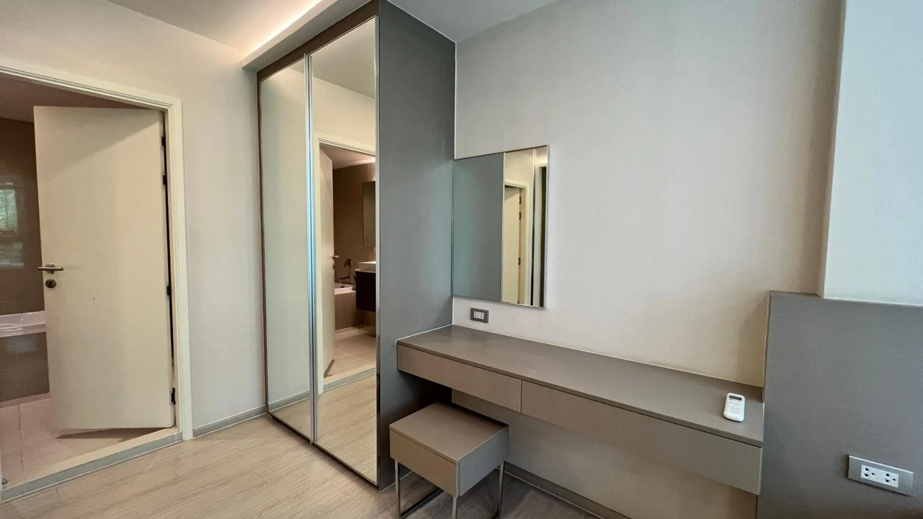 Bed in Bangkok Sukhumvit 36 Vtara