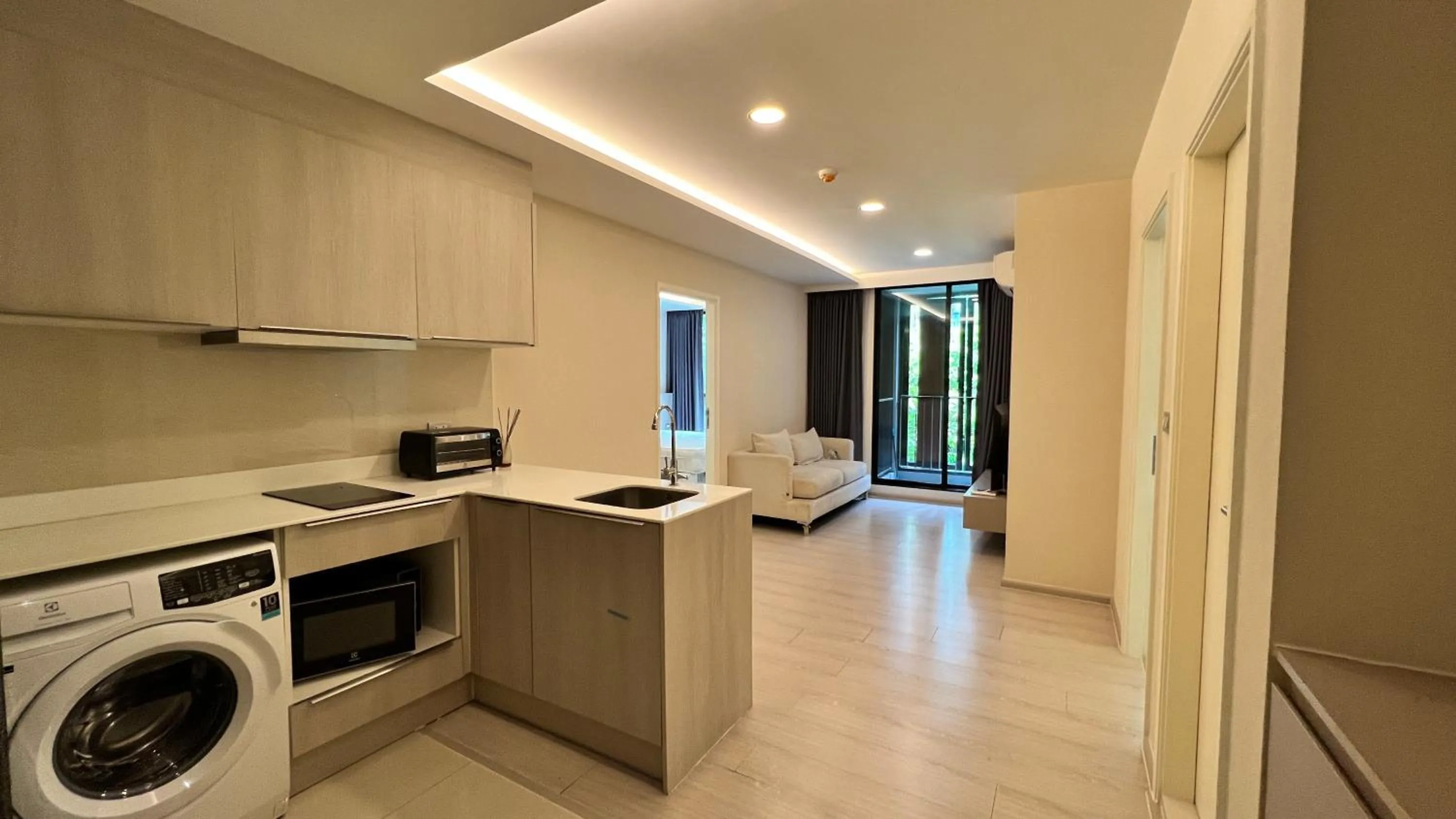 Kitchen or kitchenette in Bangkok Sukhumvit 36 Vtara