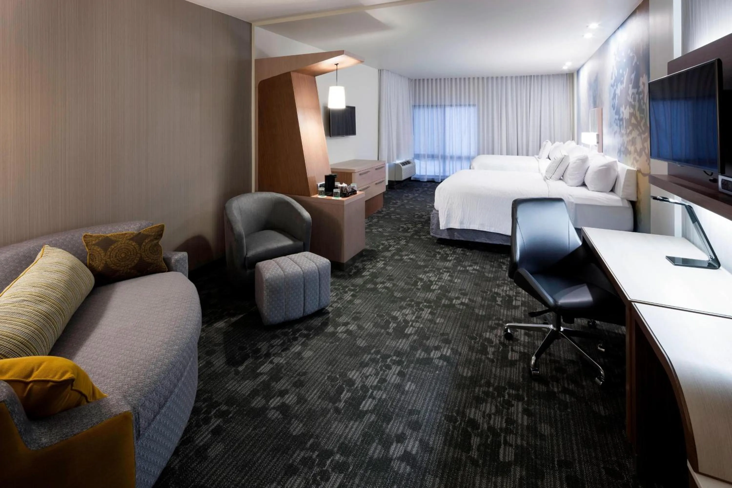Bedroom, Bed in Courtyard by Marriott Houston North/Shenandoah