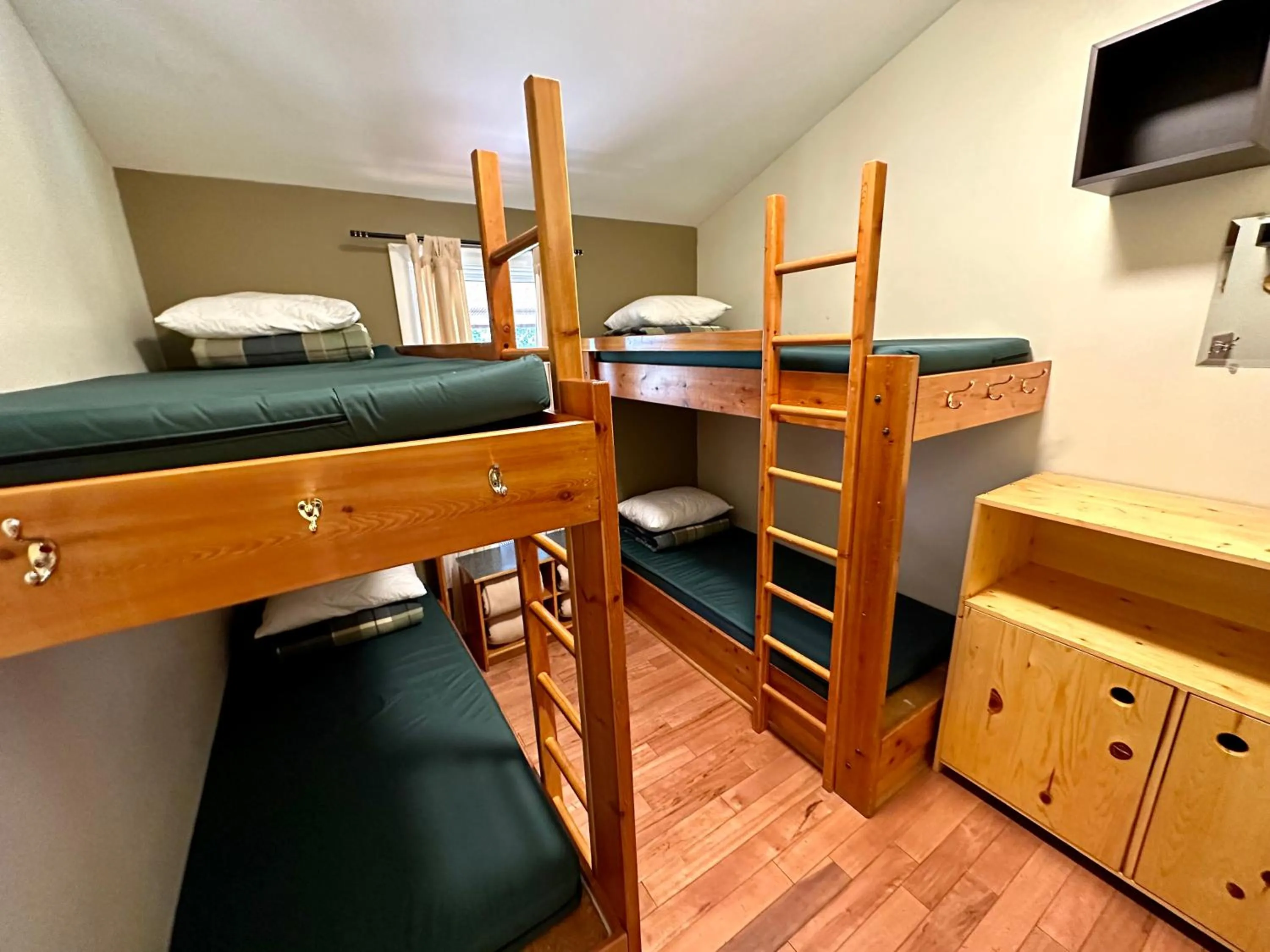 bunk bed, Bed in Canmore Alpine Hostel - Alpine Club of Canada