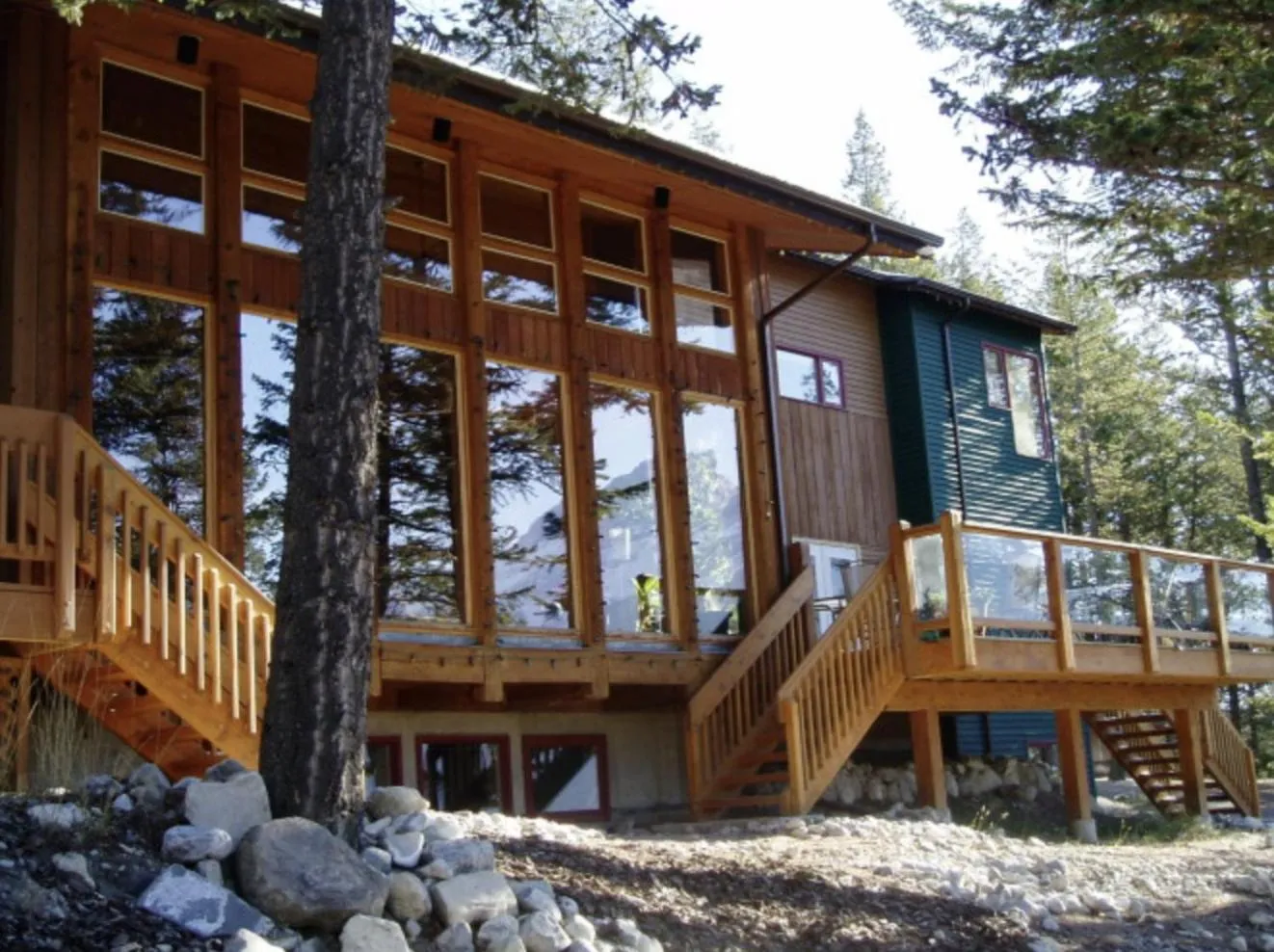 Property building in Canmore Alpine Hostel - Alpine Club of Canada