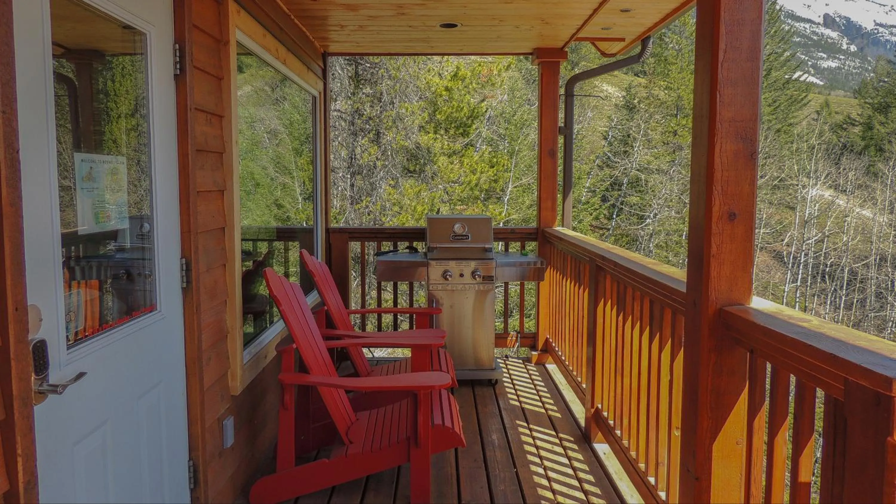 Patio in Canmore Alpine Hostel - Alpine Club of Canada