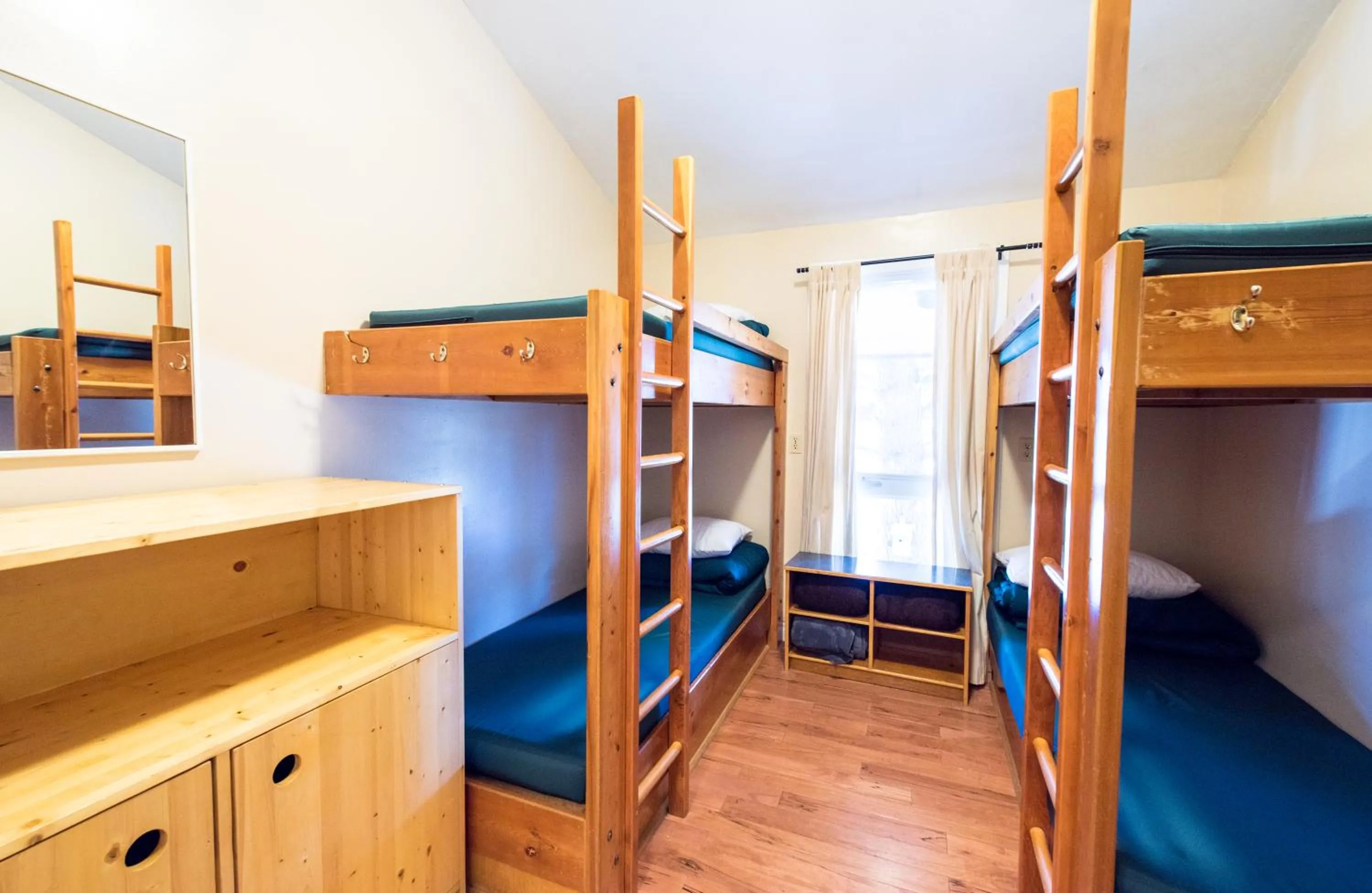 bunk bed, Bed in Canmore Alpine Hostel - Alpine Club of Canada