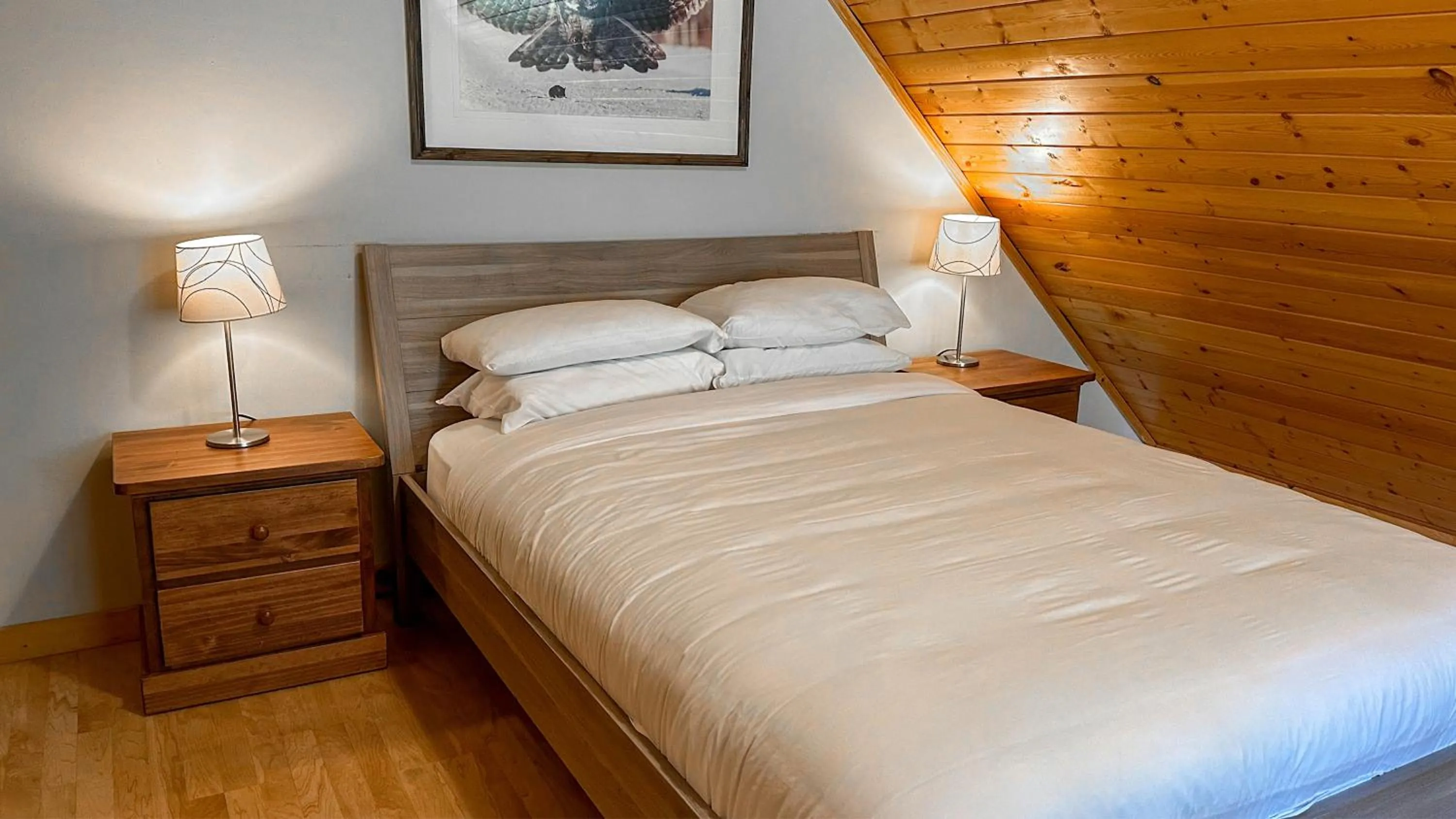 Bedroom, Bed in Canmore Alpine Hostel - Alpine Club of Canada