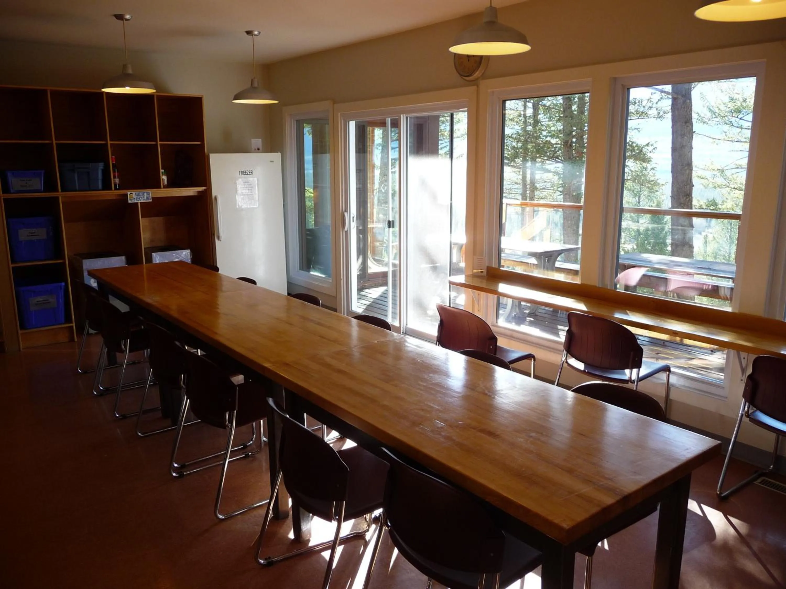 Kitchen or kitchenette in Canmore Alpine Hostel - Alpine Club of Canada