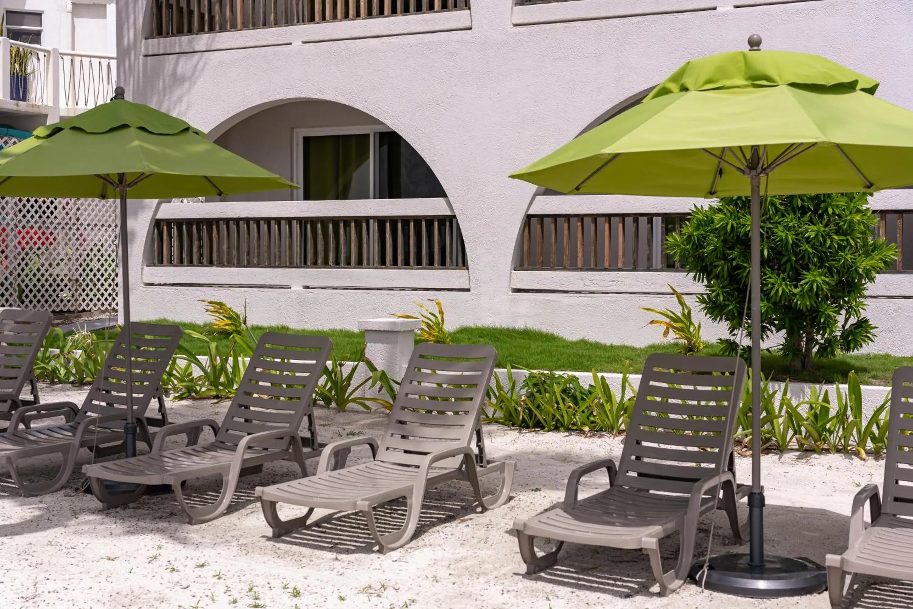 Property building in Bananas On The Beach Property building in Bananas On The Beach