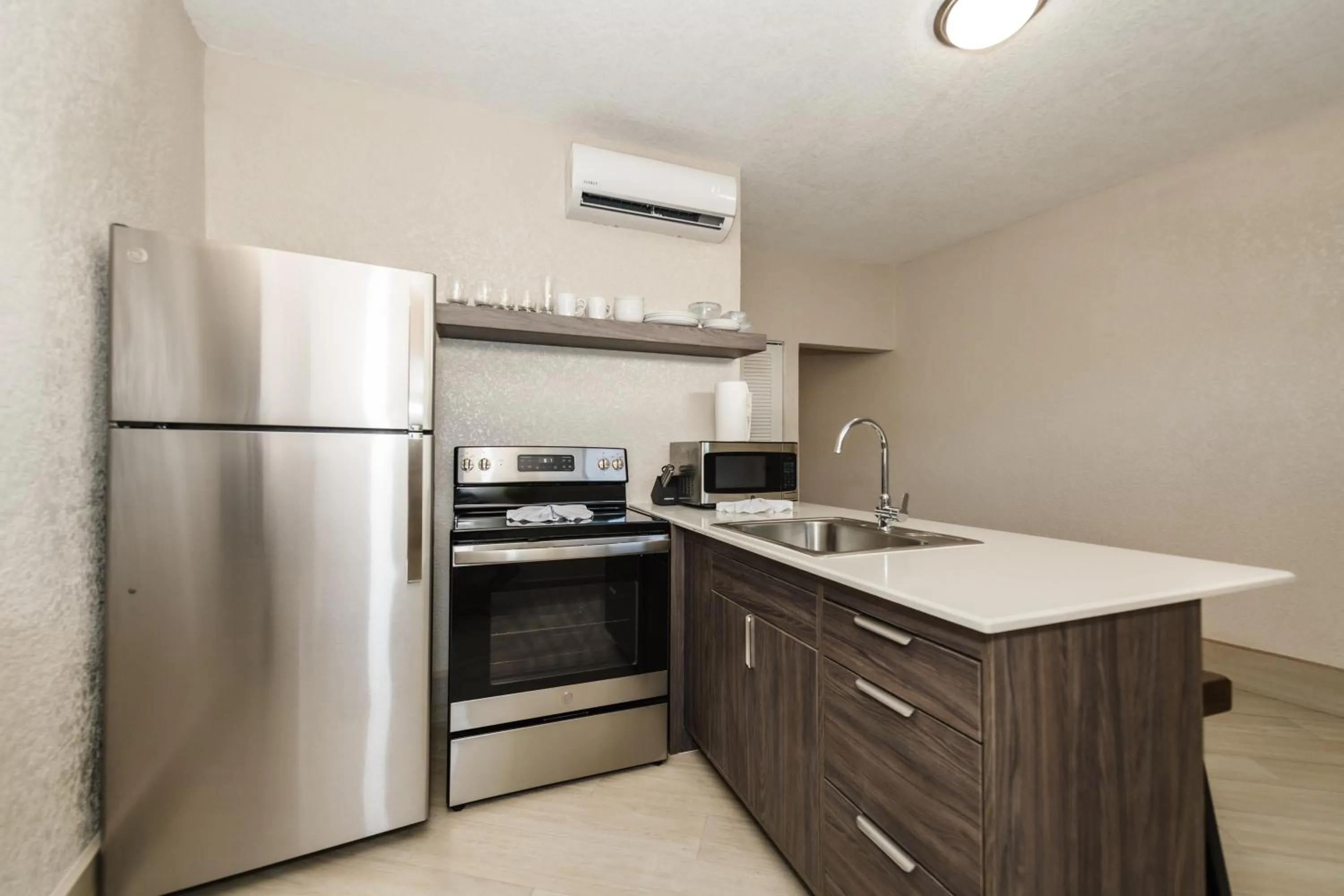 Kitchen or kitchenette in Bananas On The Beach