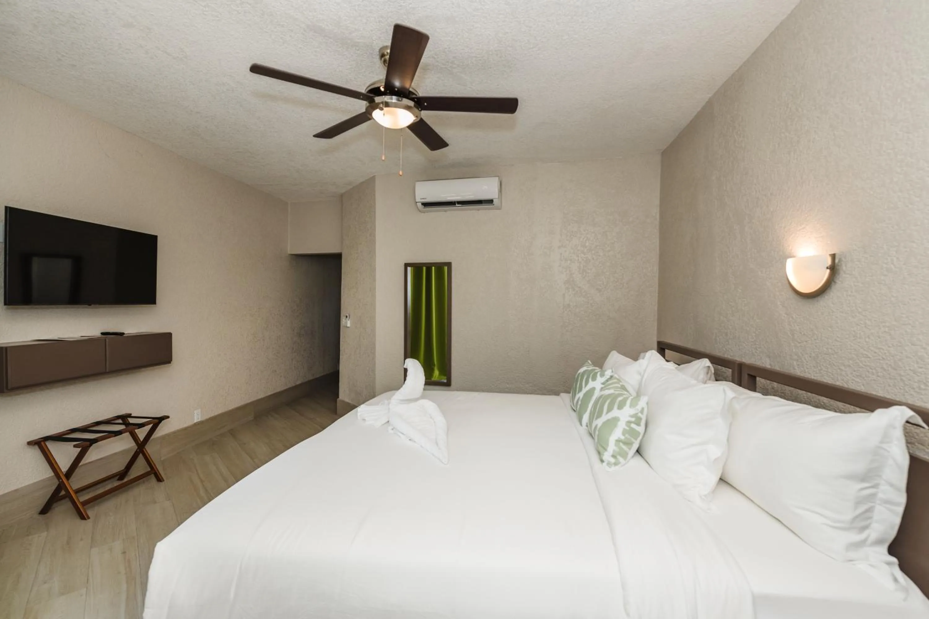 Bedroom, Bed in Bananas On The Beach