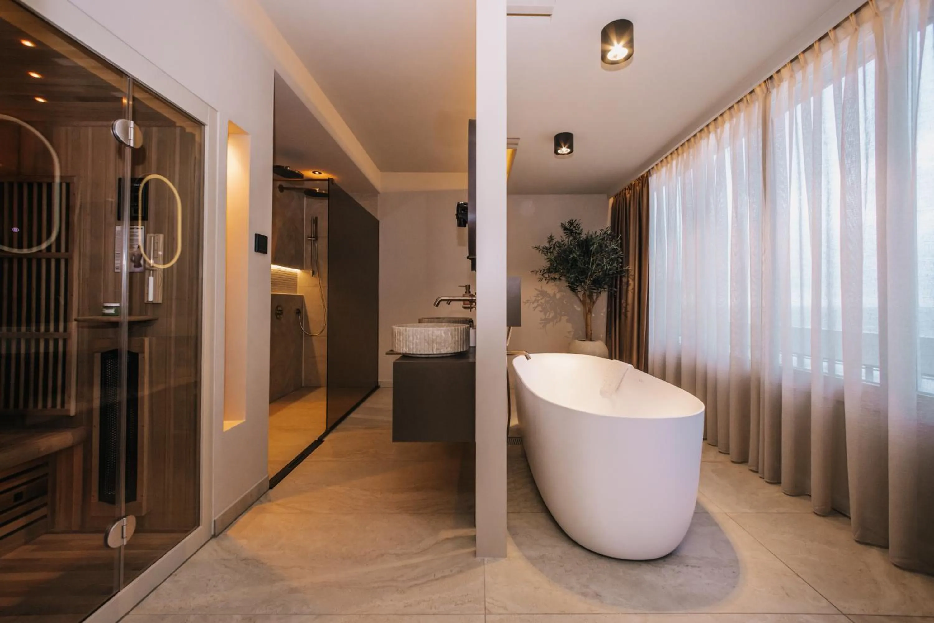 Shower in Palace Hotel Zandvoort