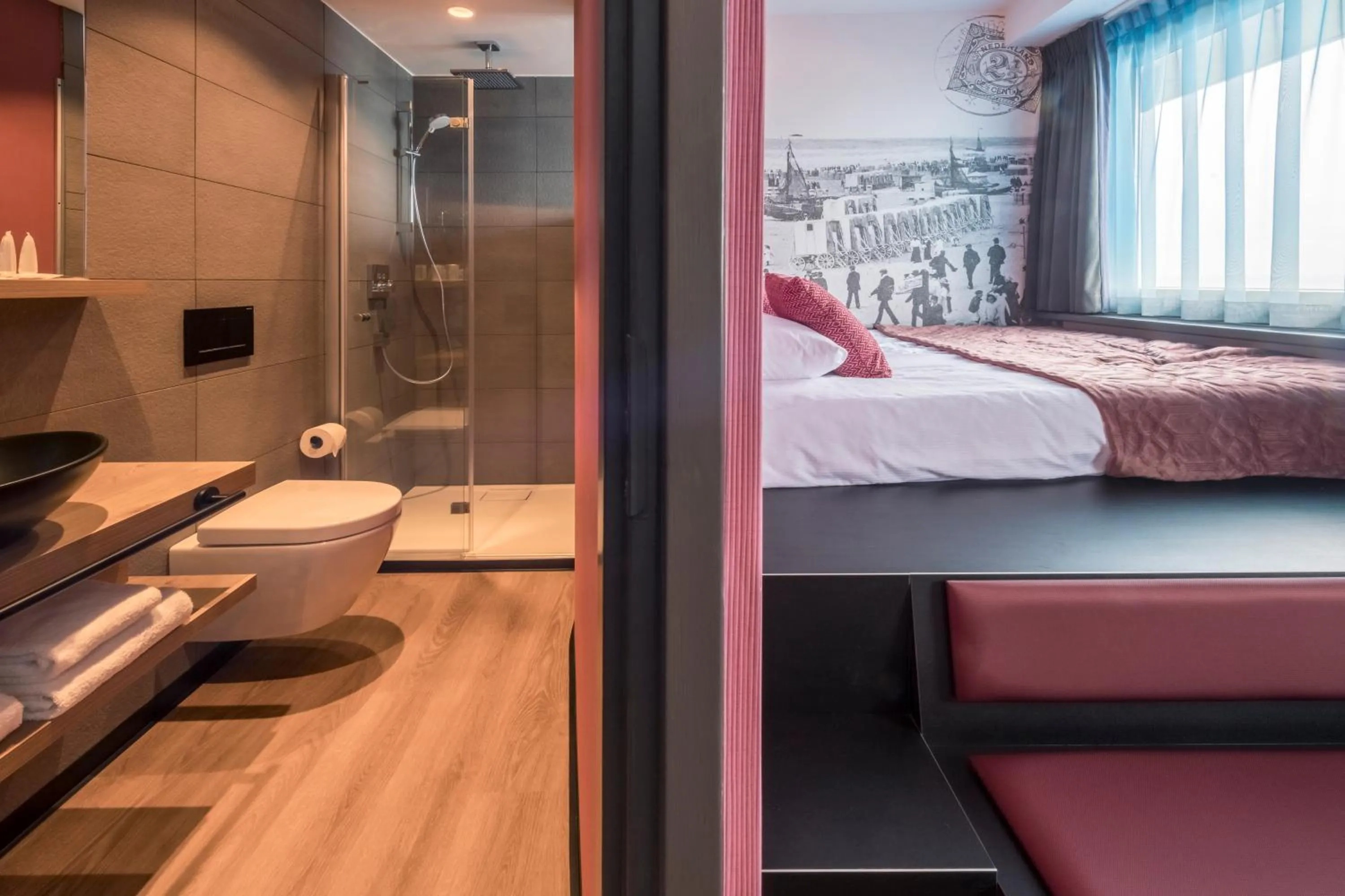 Photo of the whole room, Bed in Palace Hotel Zandvoort