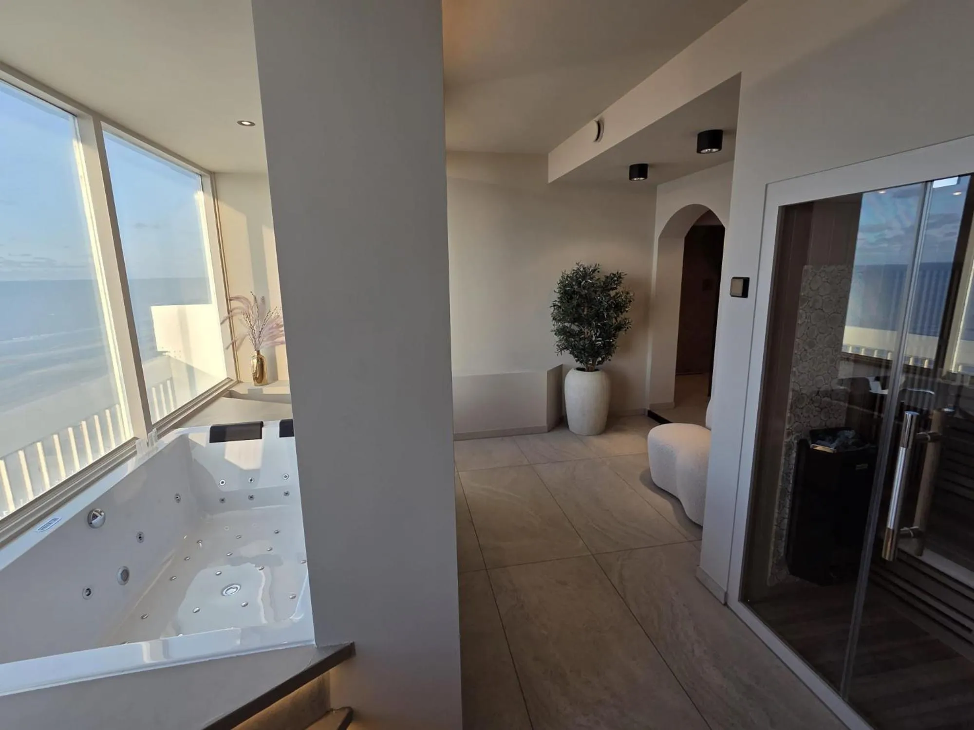 Bathroom in Palace Hotel Zandvoort