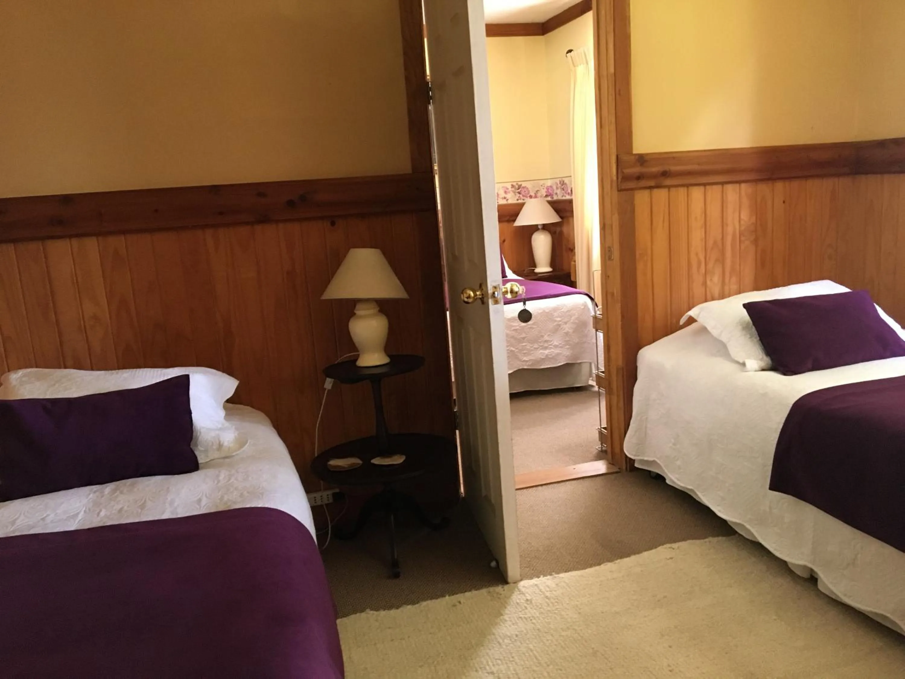 Bed in Merken Bed & Breakfast