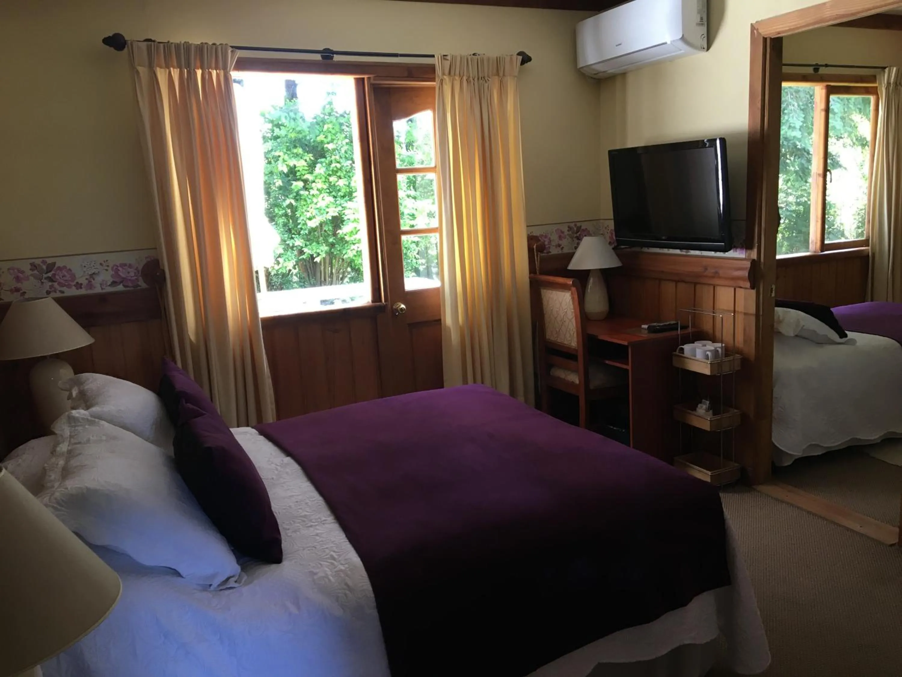Bed in Merken Bed & Breakfast