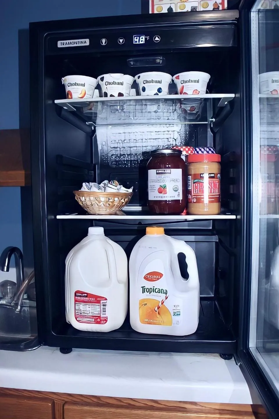 Breakfast in AmeriVu Inn And Suites