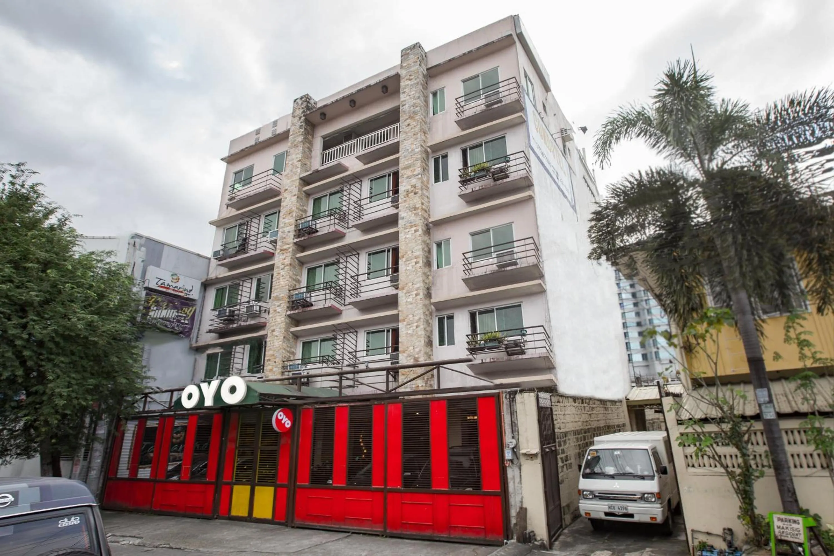Facade/entrance in Super OYO 714 Haeinsa Condotel